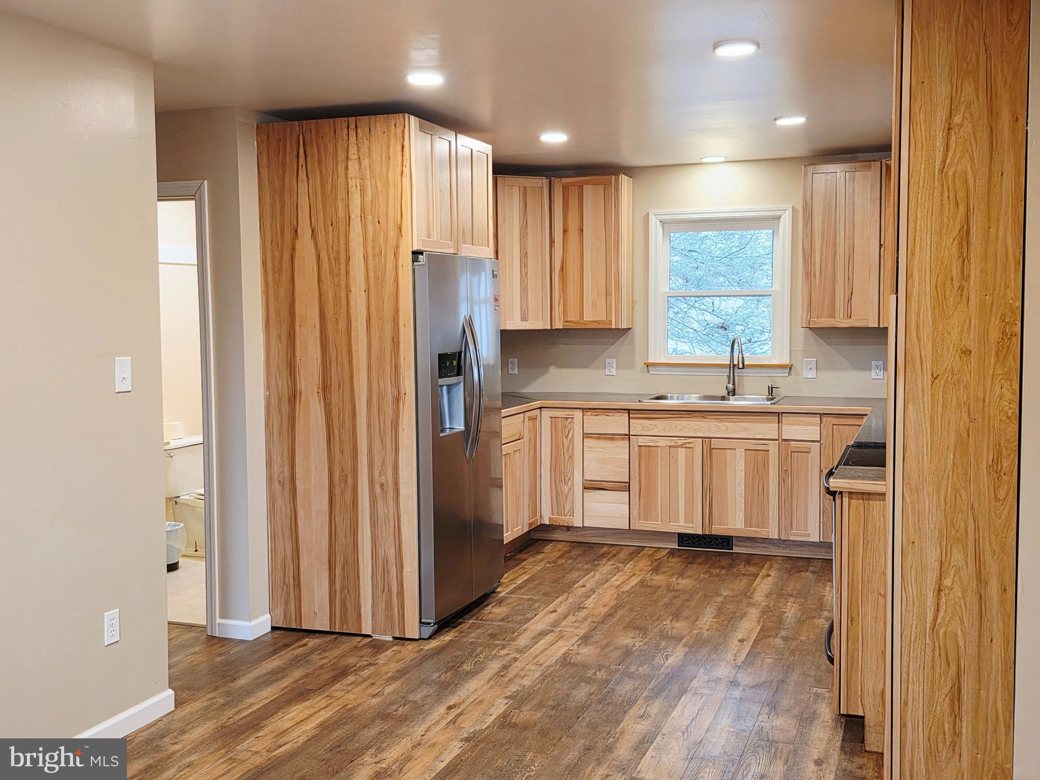 SLEEPY CREEK MOUNTAIN RETREAT - Residential