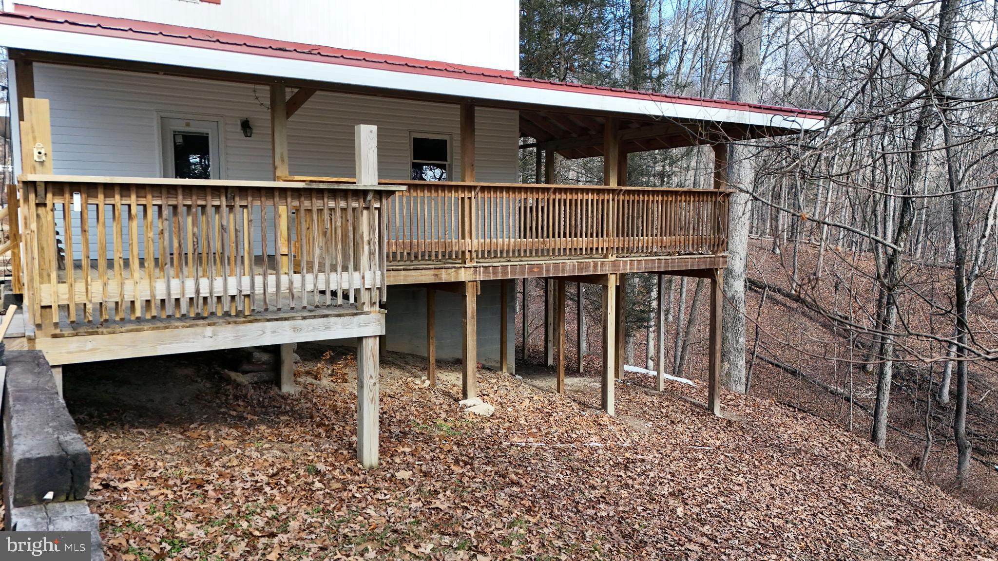 SLEEPY CREEK MOUNTAIN RETREAT - Residential