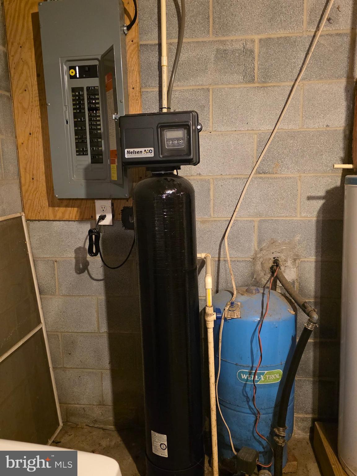 SLEEPY CREEK MOUNTAIN RETREAT - Residential