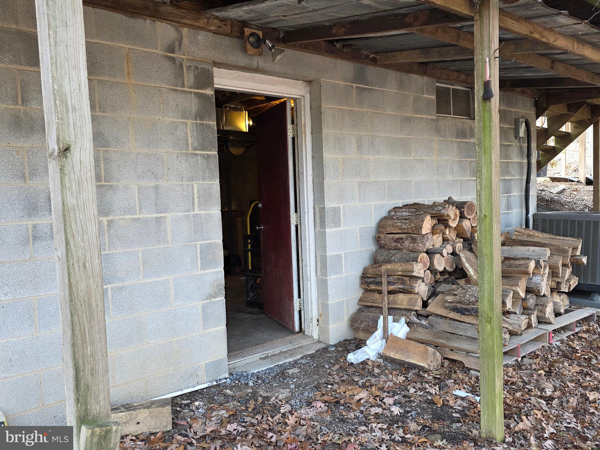 SLEEPY CREEK MOUNTAIN RETREAT - Residential