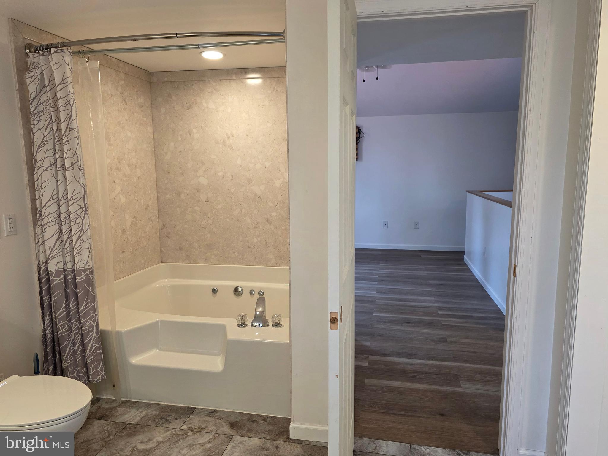 SLEEPY CREEK MOUNTAIN RETREAT - Residential