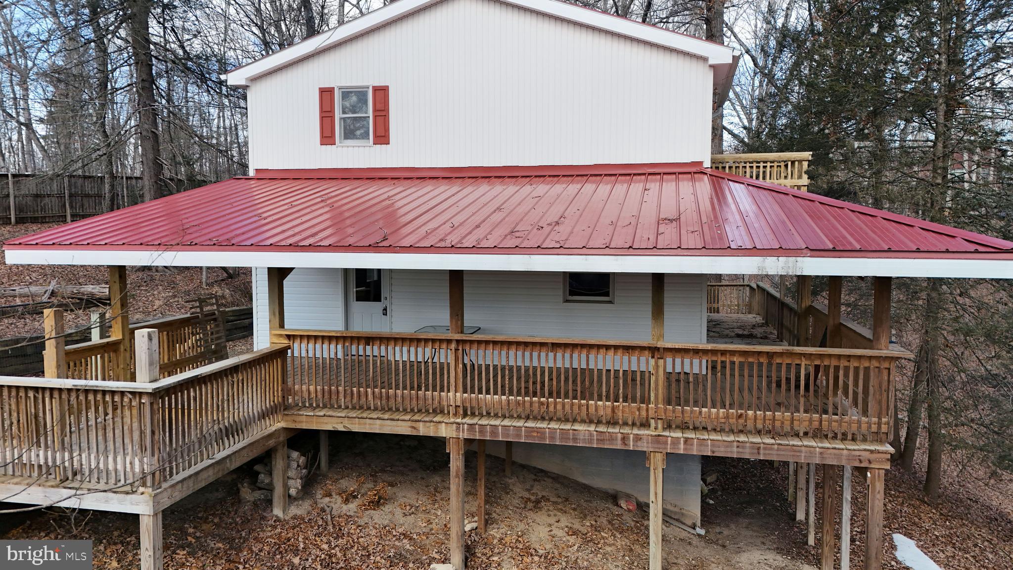 SLEEPY CREEK MOUNTAIN RETREAT - Residential