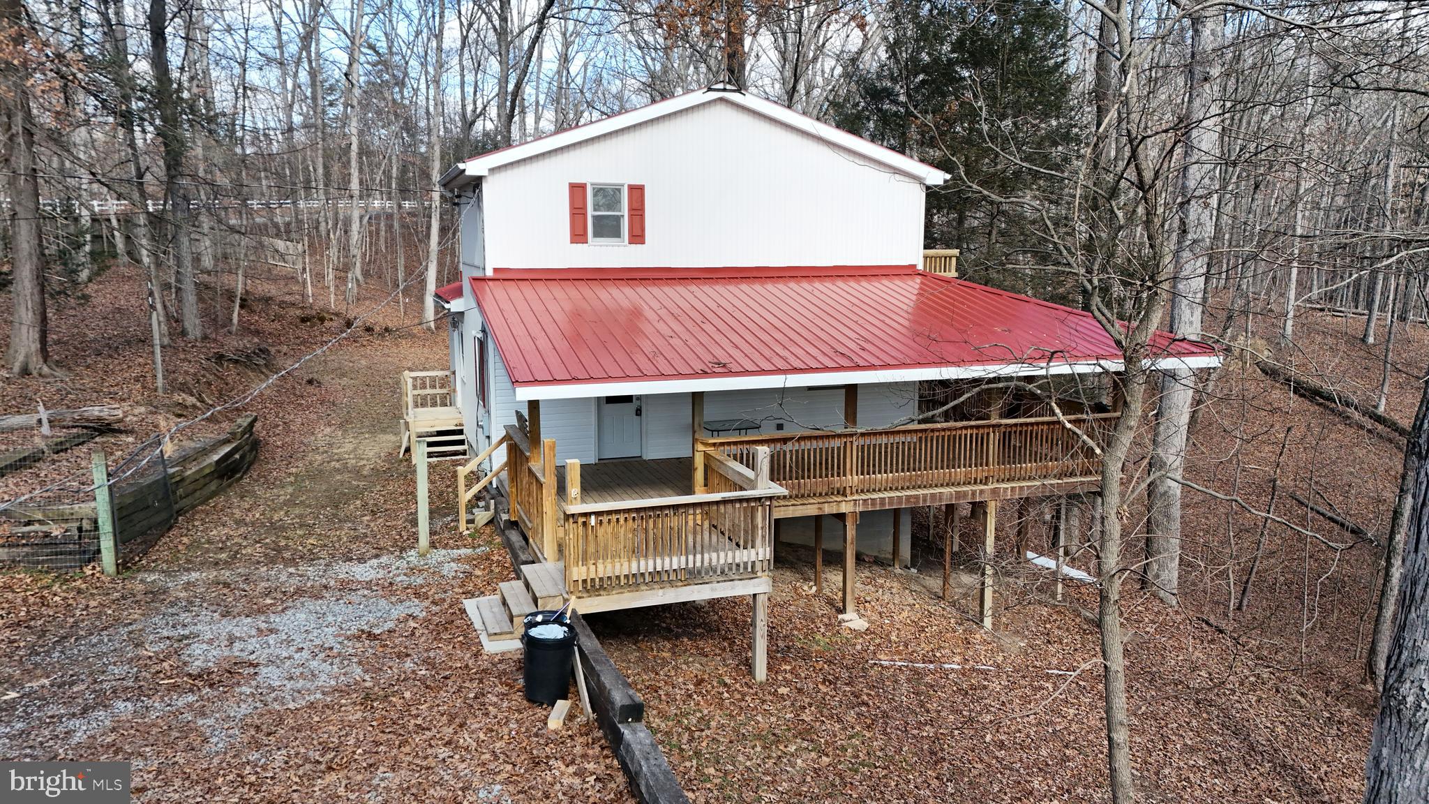 SLEEPY CREEK MOUNTAIN RETREAT - Residential
