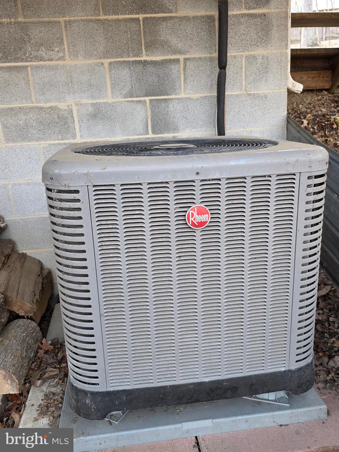 SLEEPY CREEK MOUNTAIN RETREAT - Residential