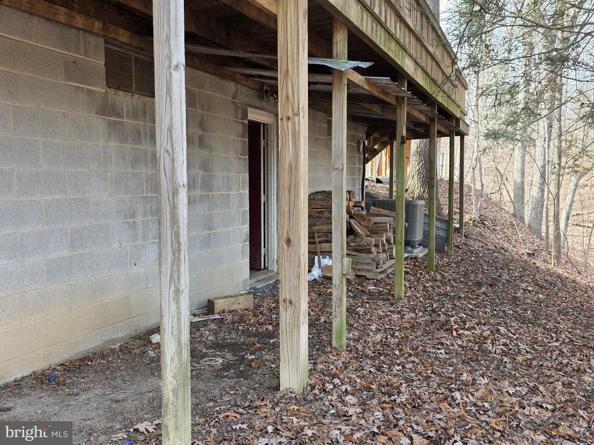 SLEEPY CREEK MOUNTAIN RETREAT - Residential