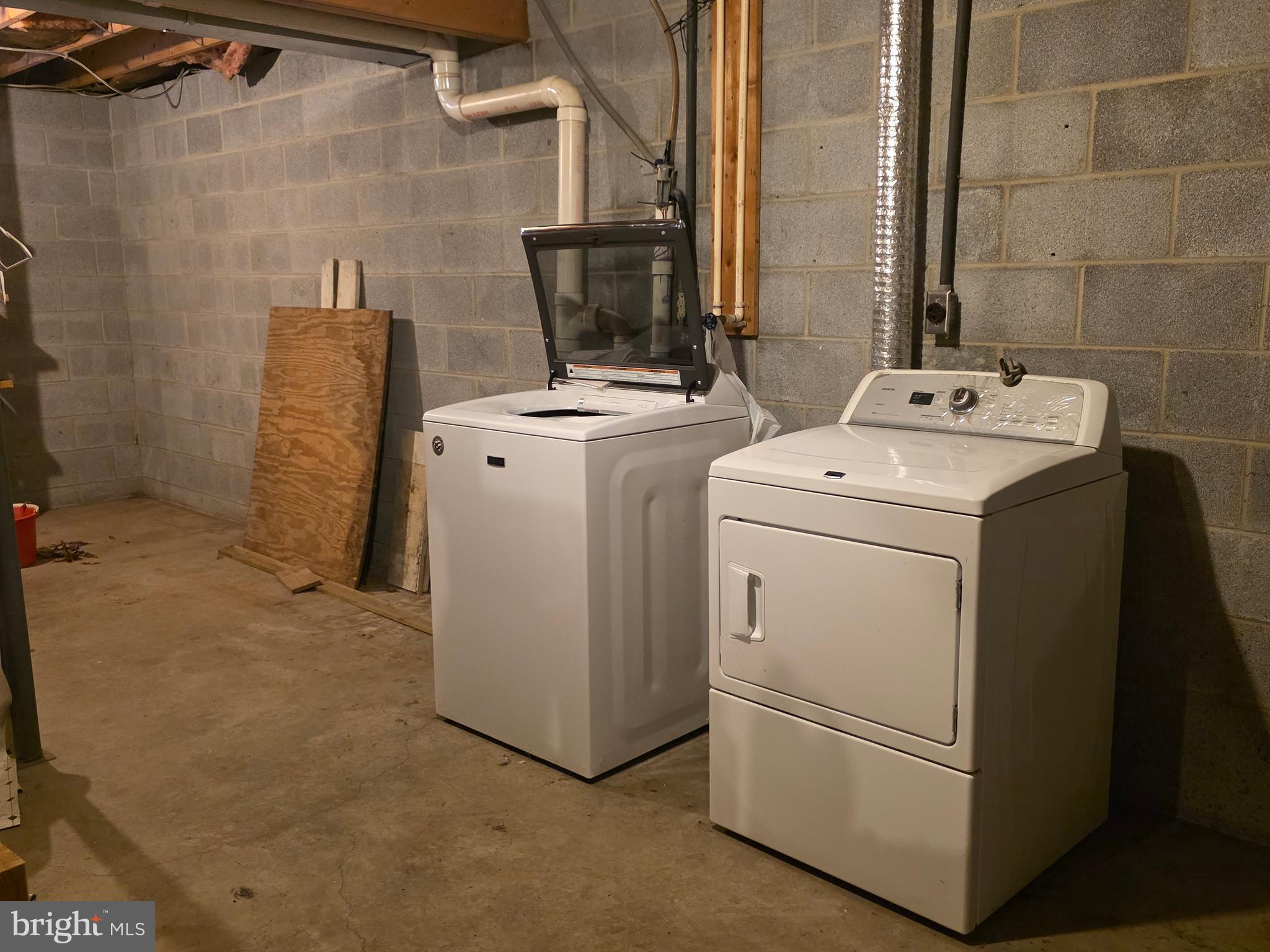 SLEEPY CREEK MOUNTAIN RETREAT - Residential