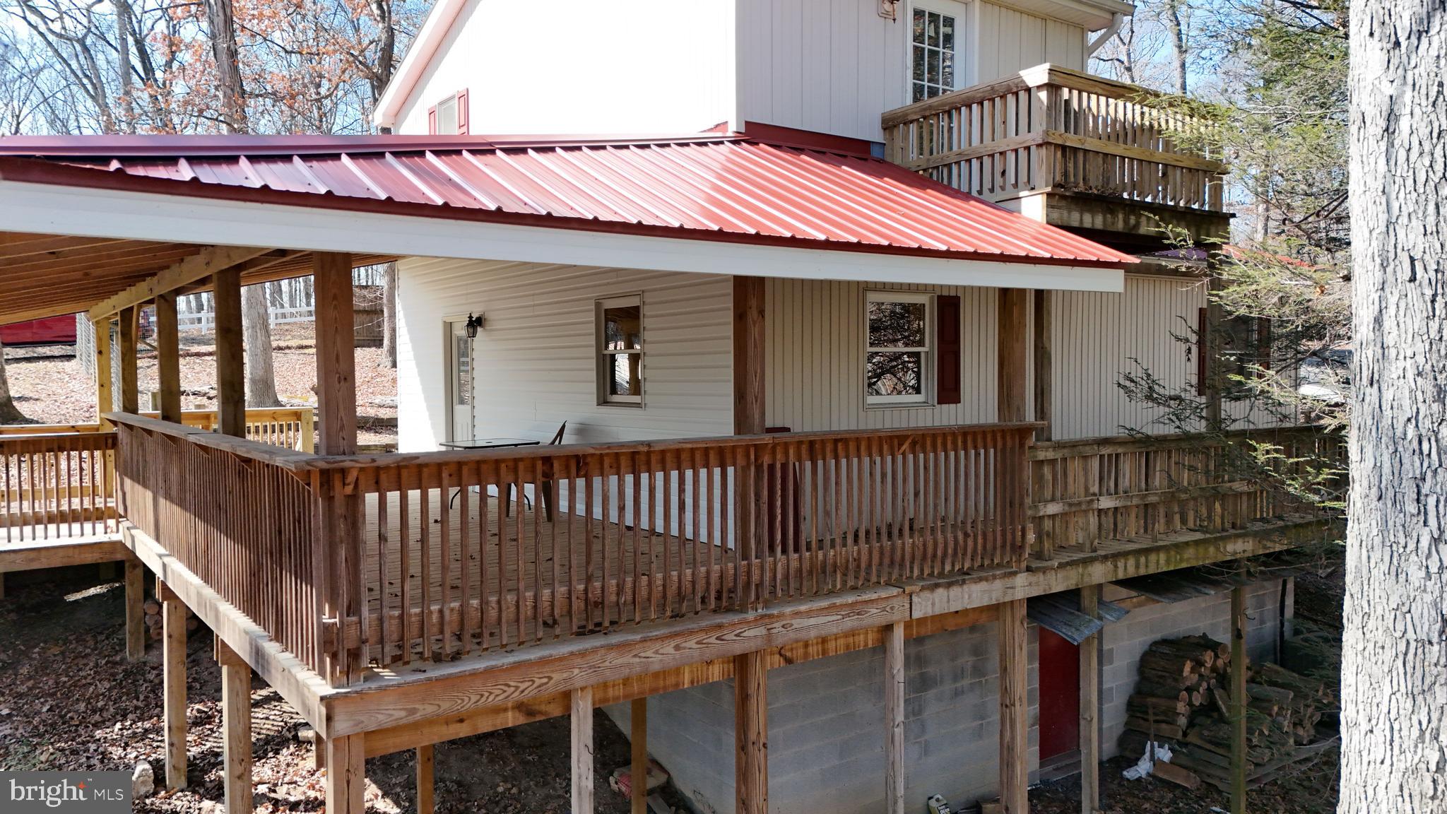 SLEEPY CREEK MOUNTAIN RETREAT - Residential