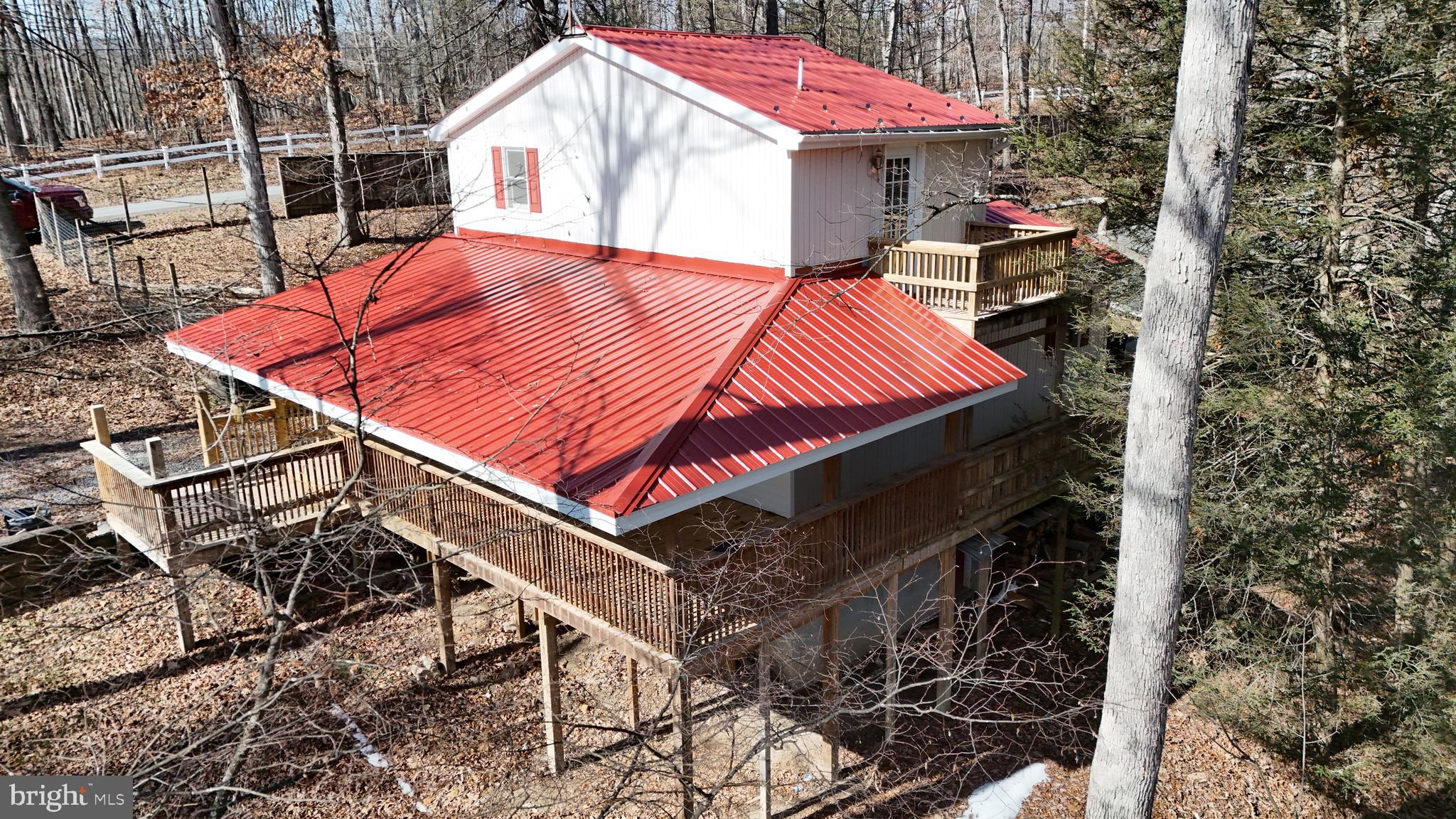 SLEEPY CREEK MOUNTAIN RETREAT - Residential