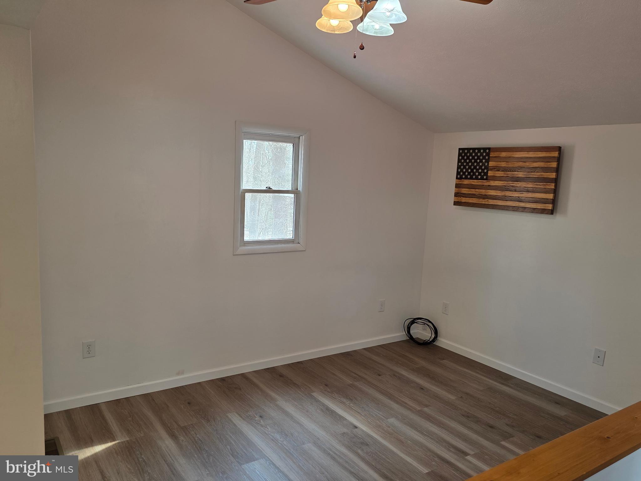 SLEEPY CREEK MOUNTAIN RETREAT - Residential