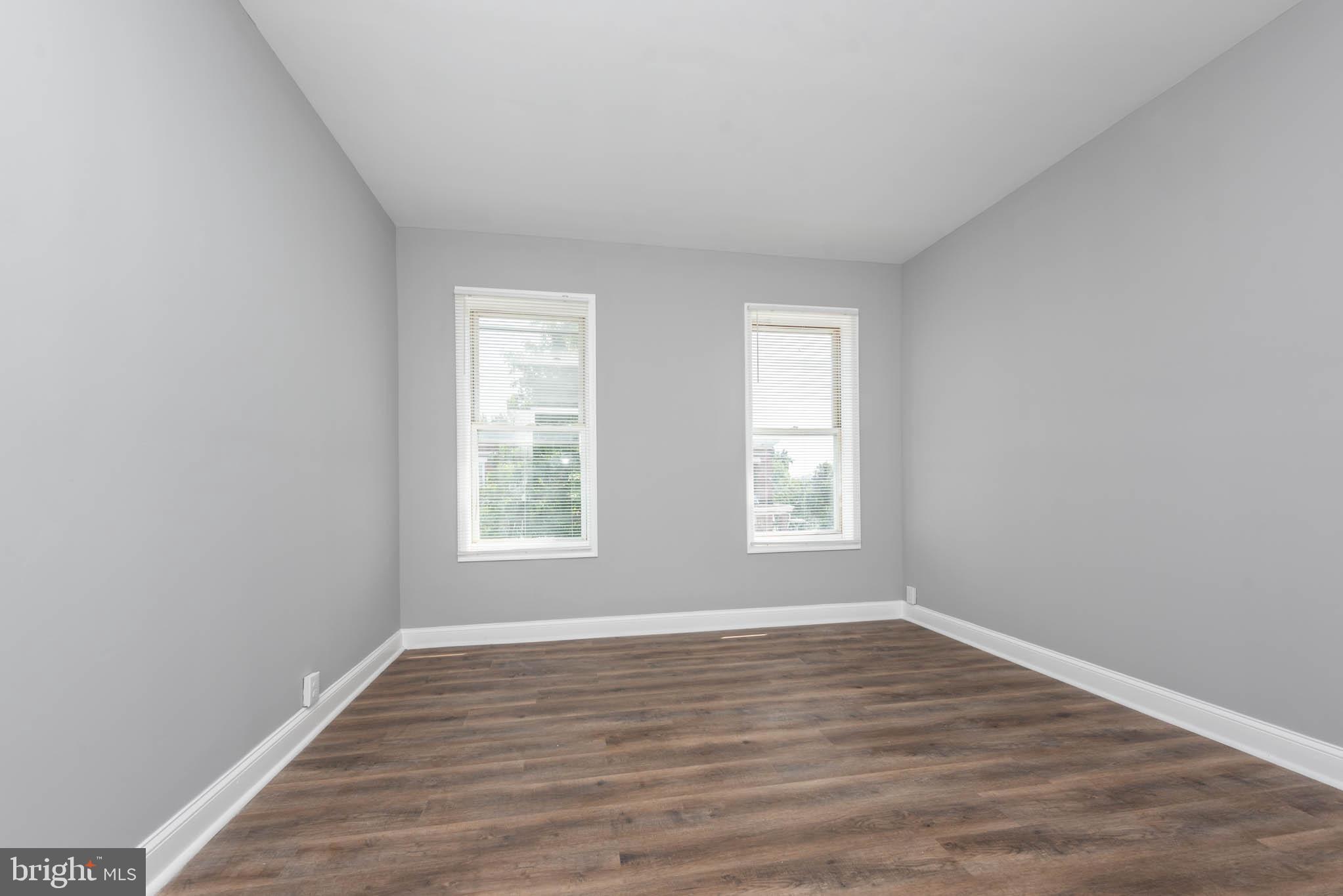 ELWOOD PARK - Residential