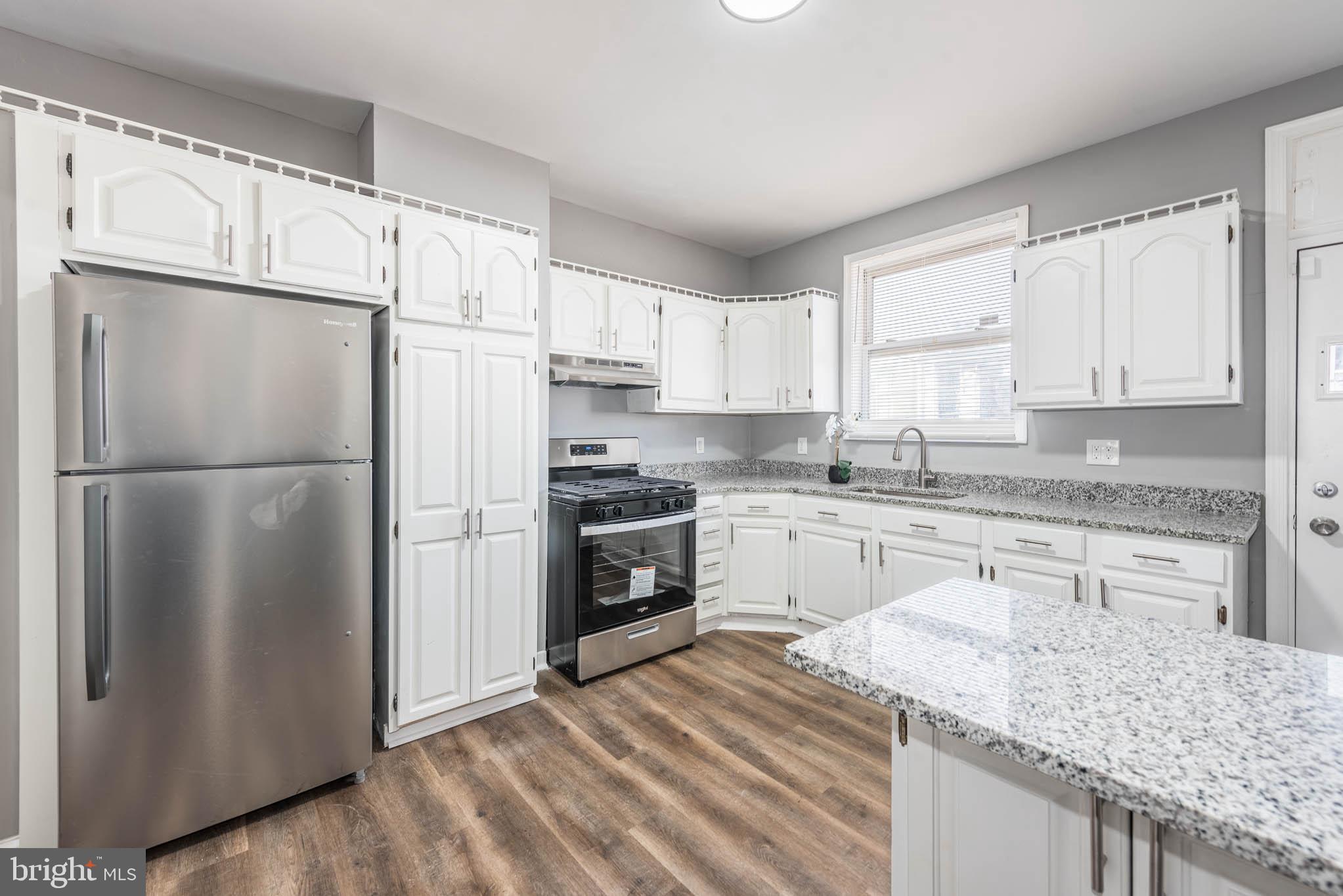 ELWOOD PARK - Residential