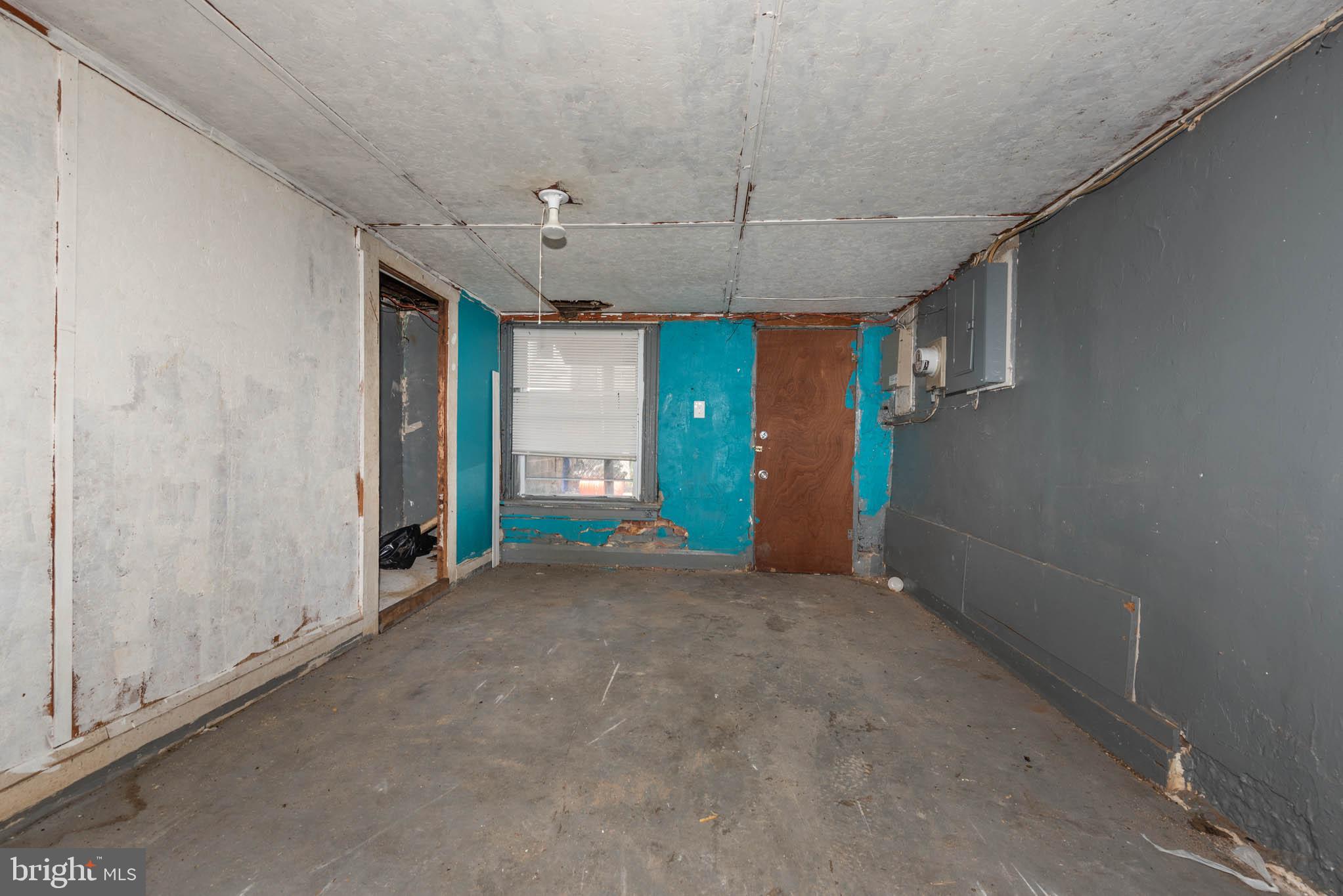 ELWOOD PARK - Residential