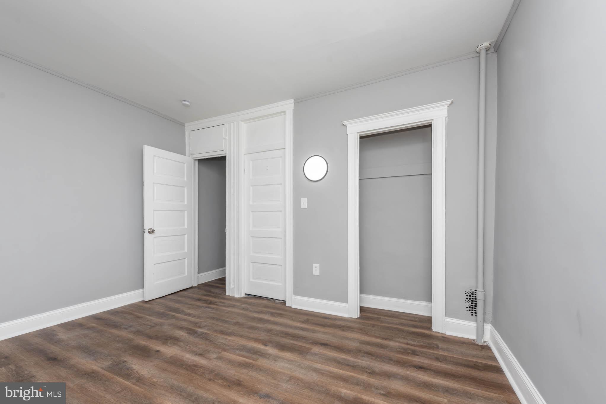 ELWOOD PARK - Residential