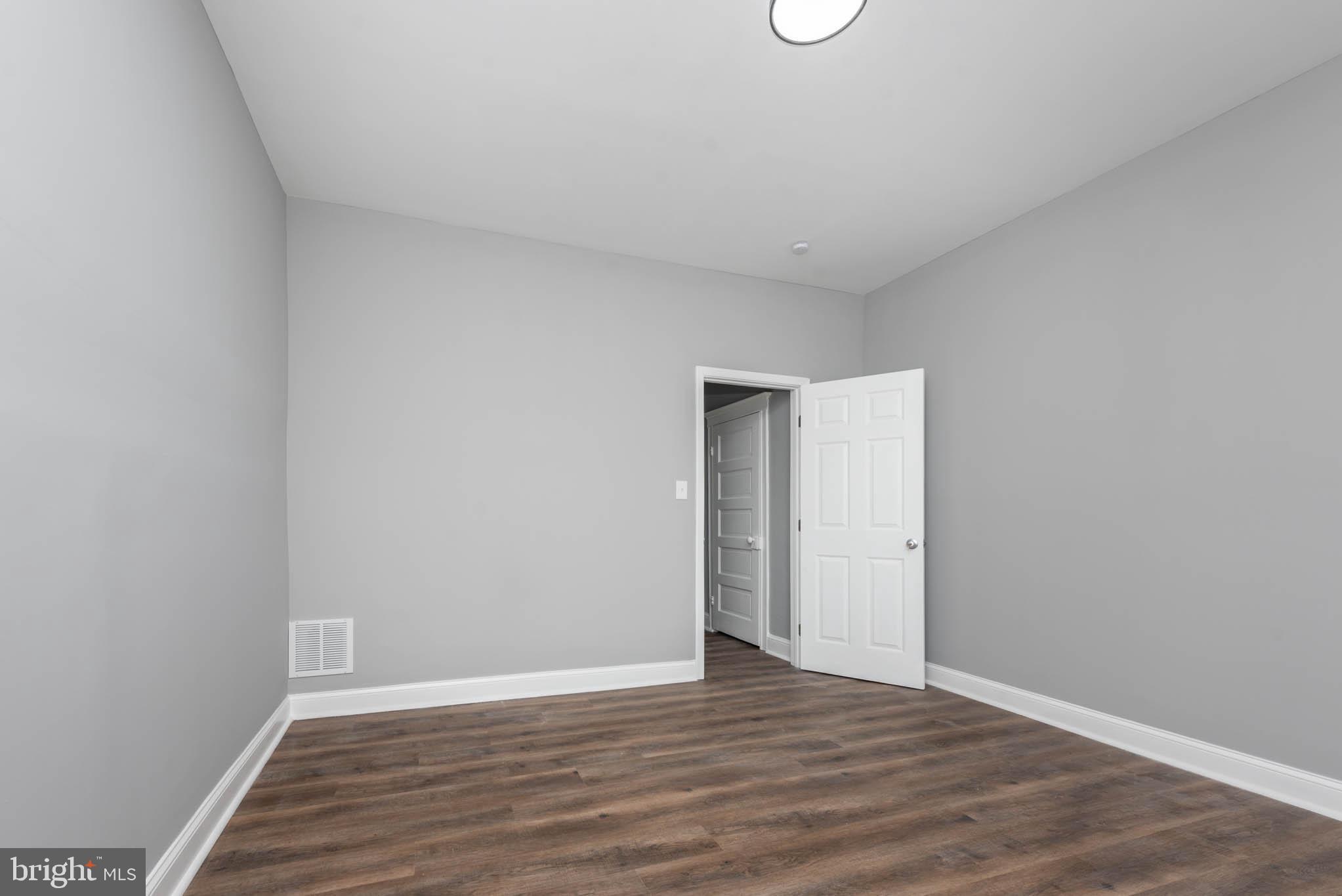 ELWOOD PARK - Residential