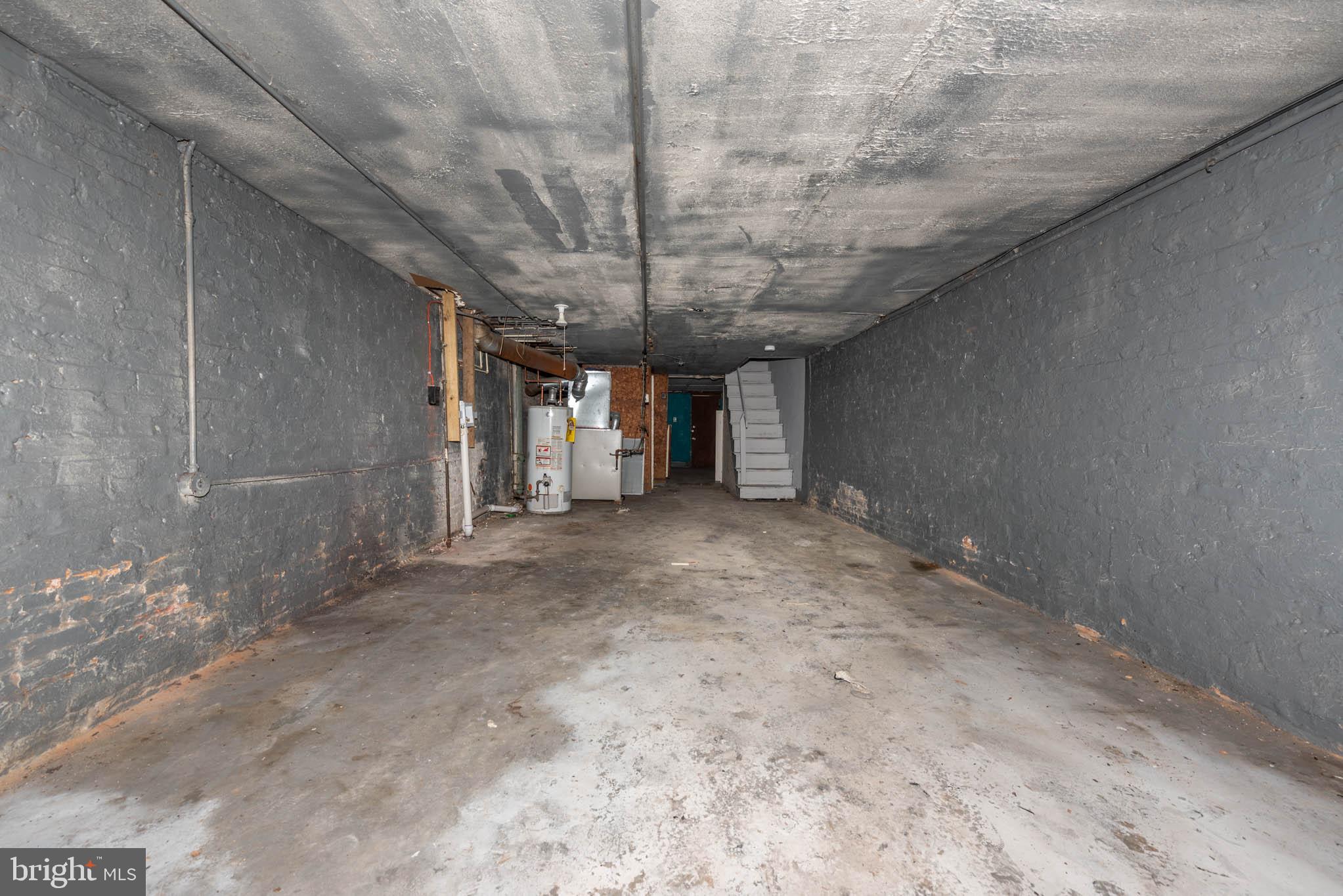 ELWOOD PARK - Residential