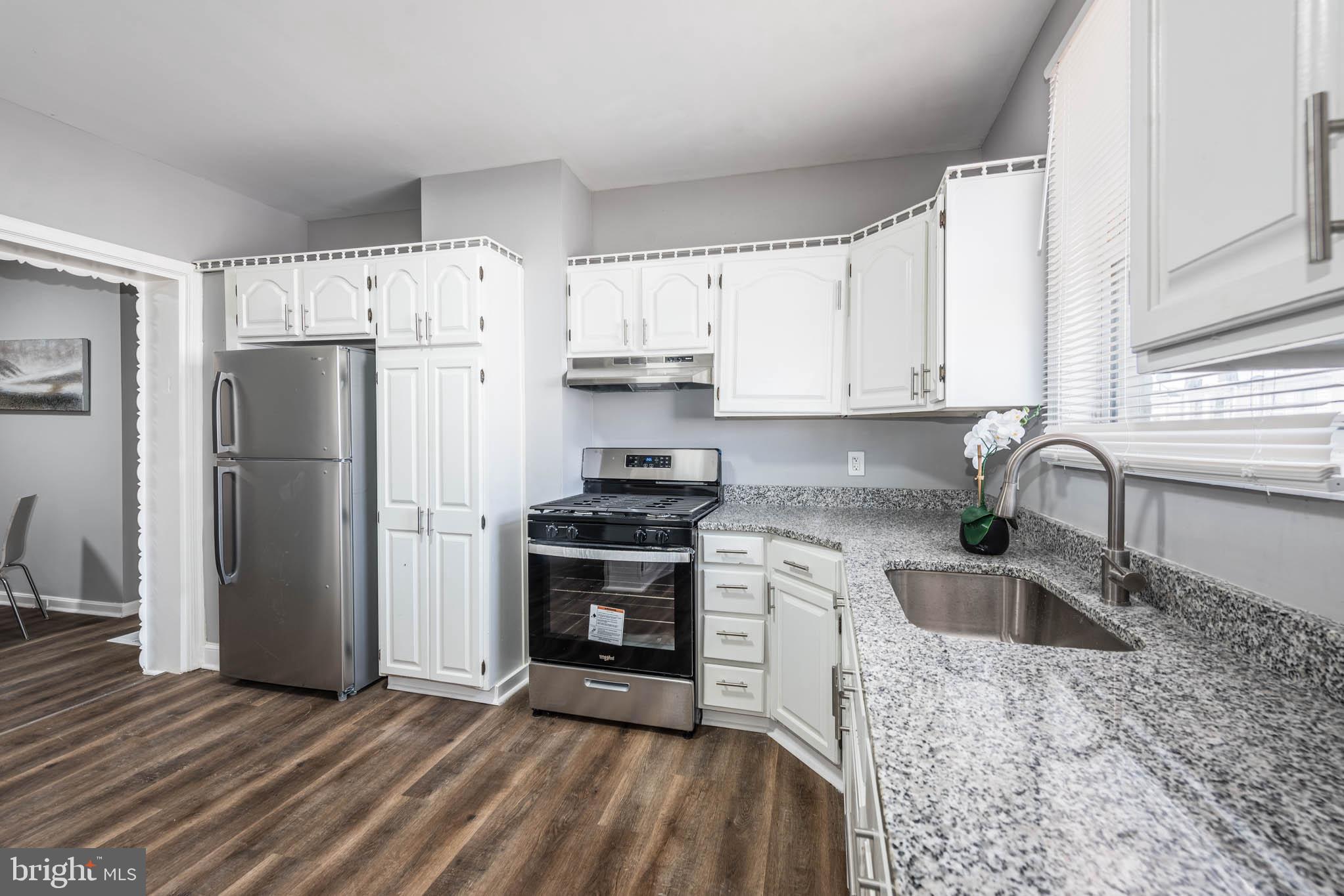 ELWOOD PARK - Residential