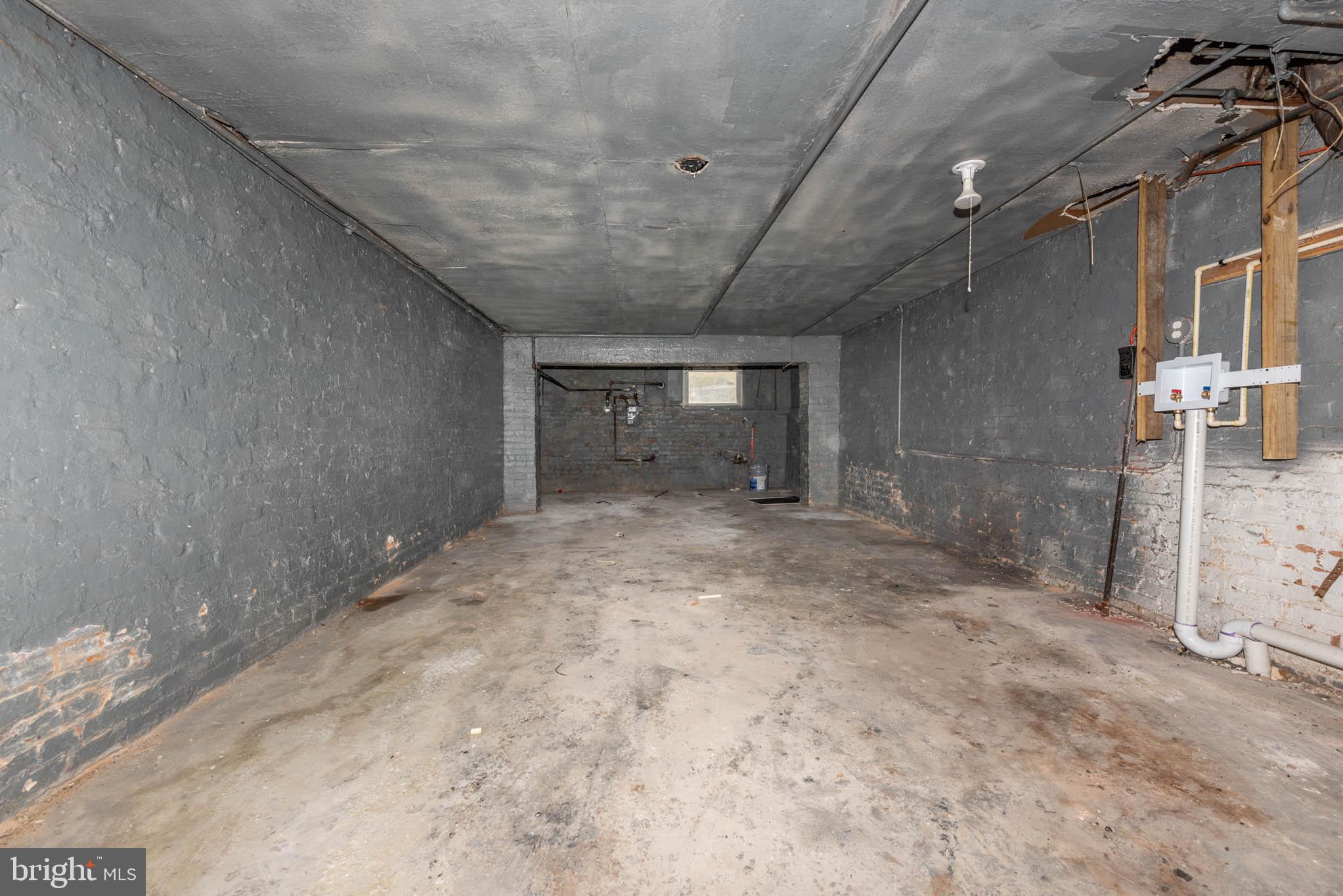 ELWOOD PARK - Residential