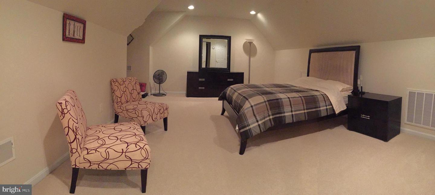 EVERGREEN VILLAGE - Residential Lease