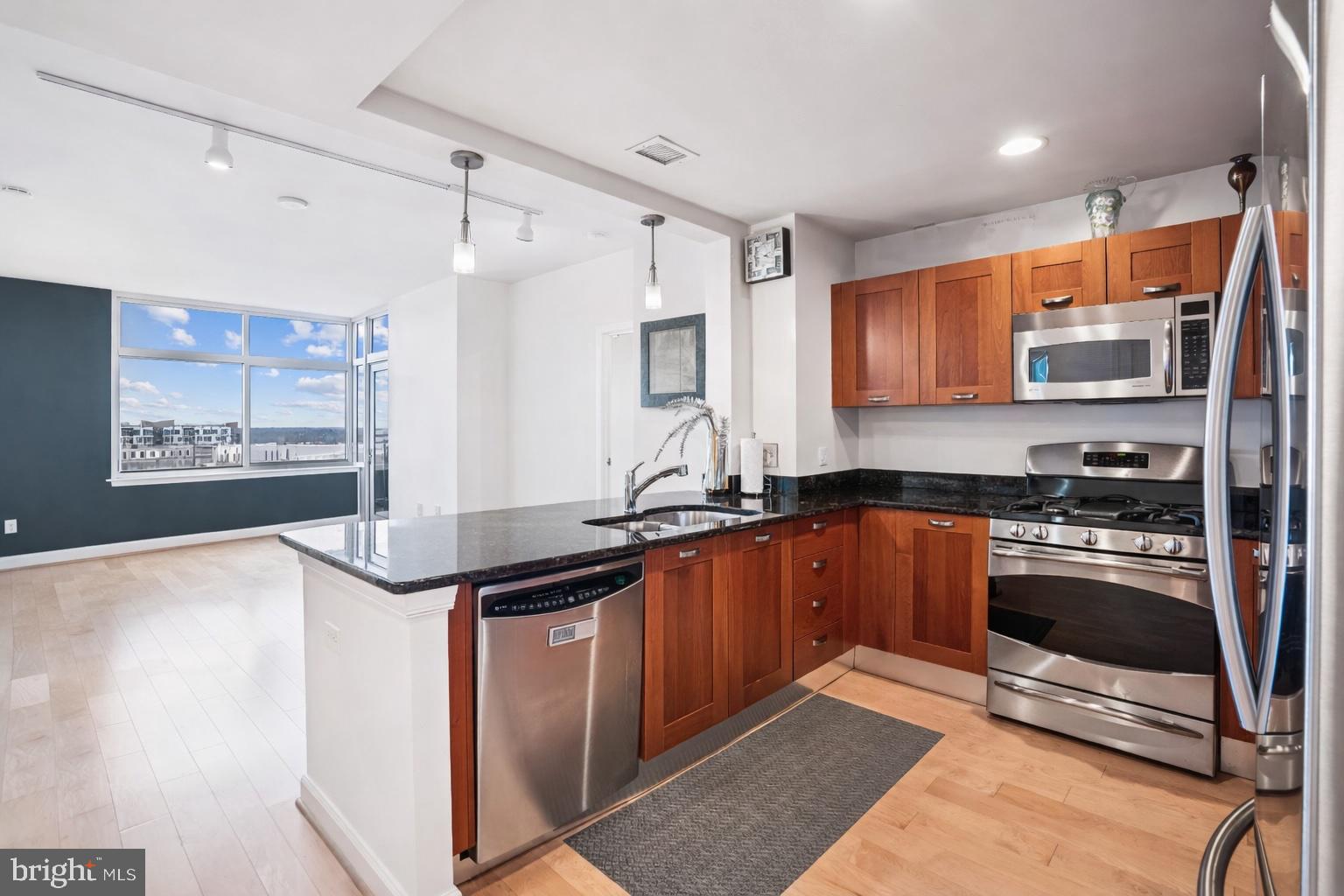 MIDTOWN BETHESDA NORTH - Residential