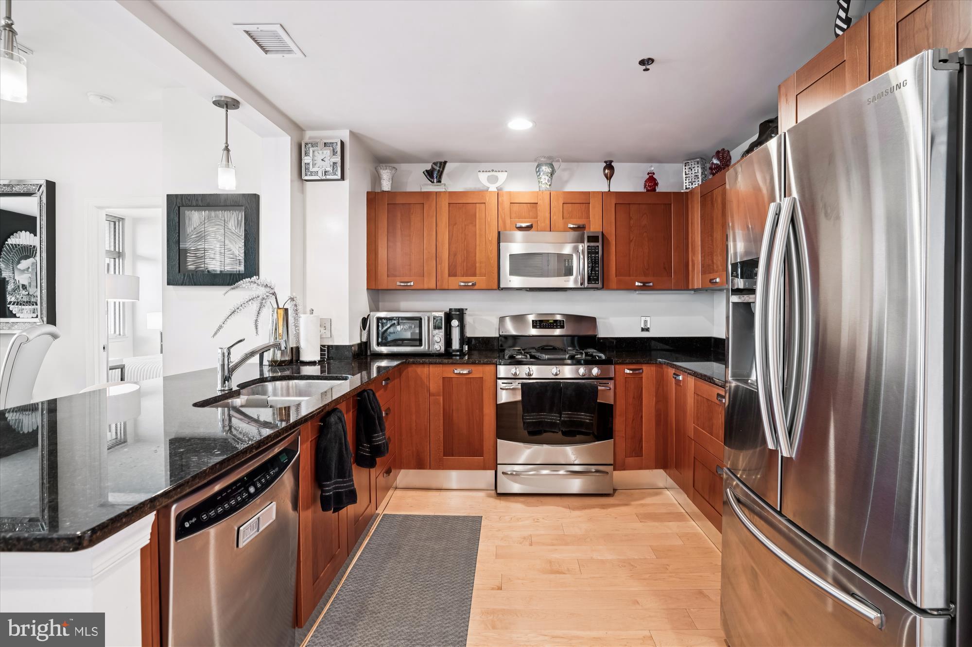 5750 Bou Ave BOU AVE 601 601