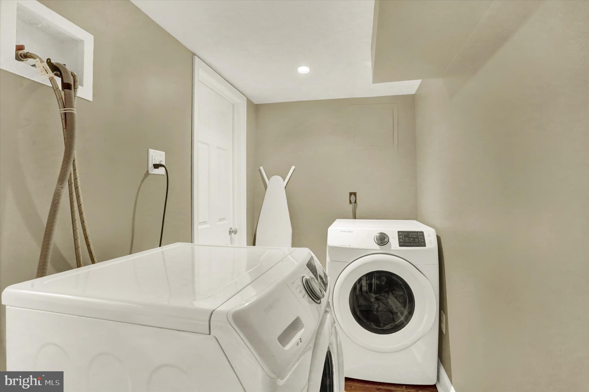 COLLEGE PARK - Residential