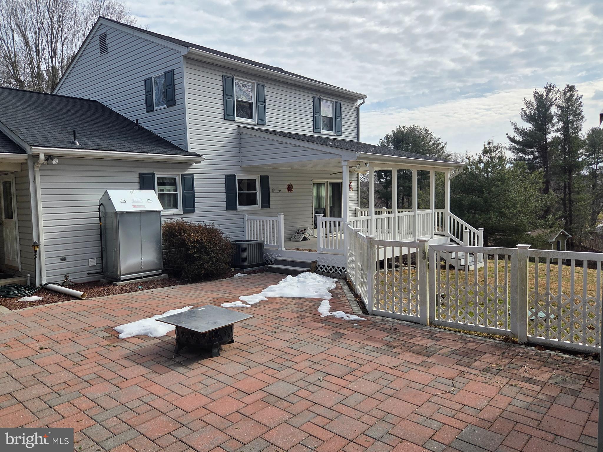 1814 RIDGECROFT DRIVE