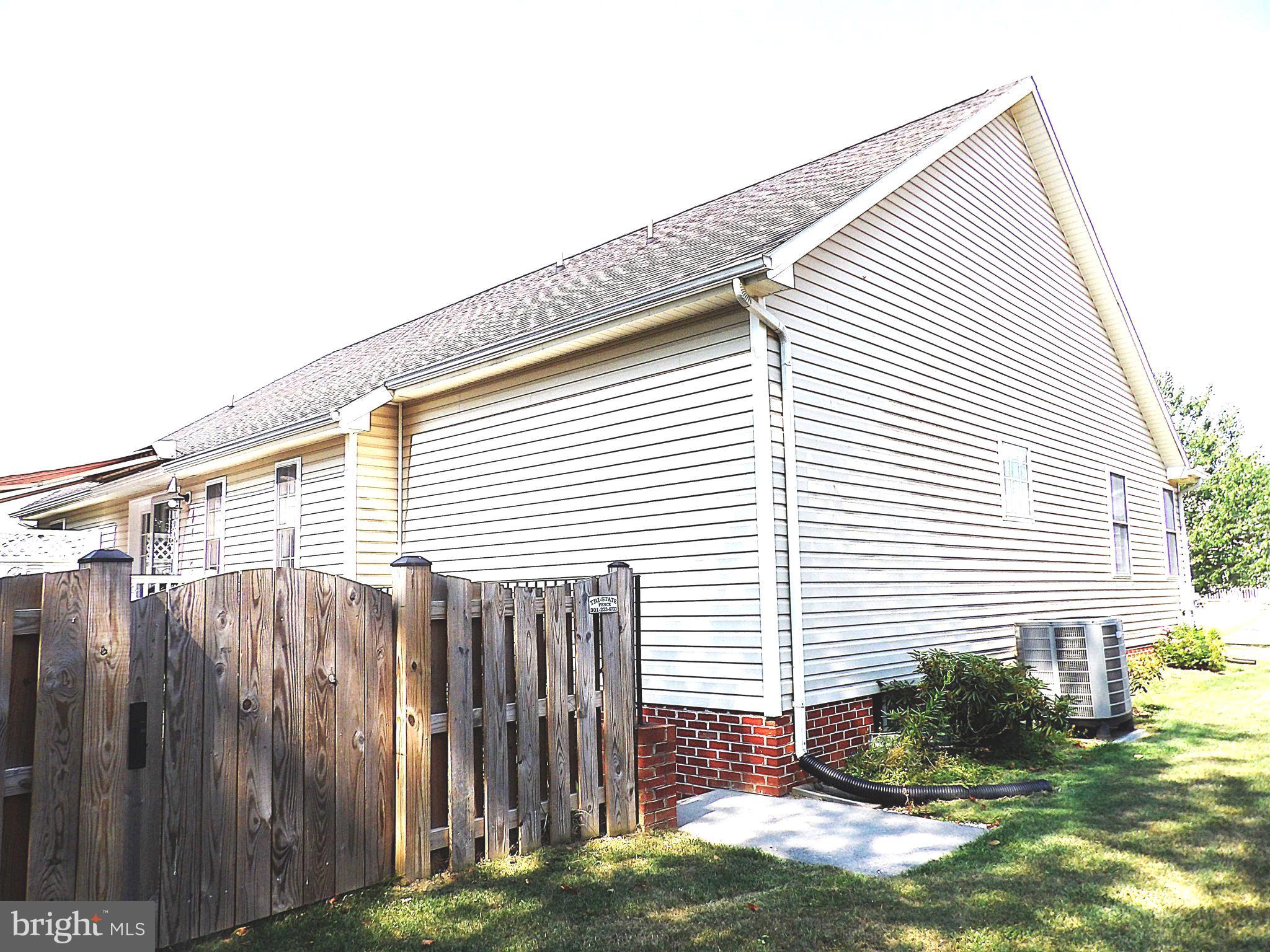 LAUREL RIDGE - Residential