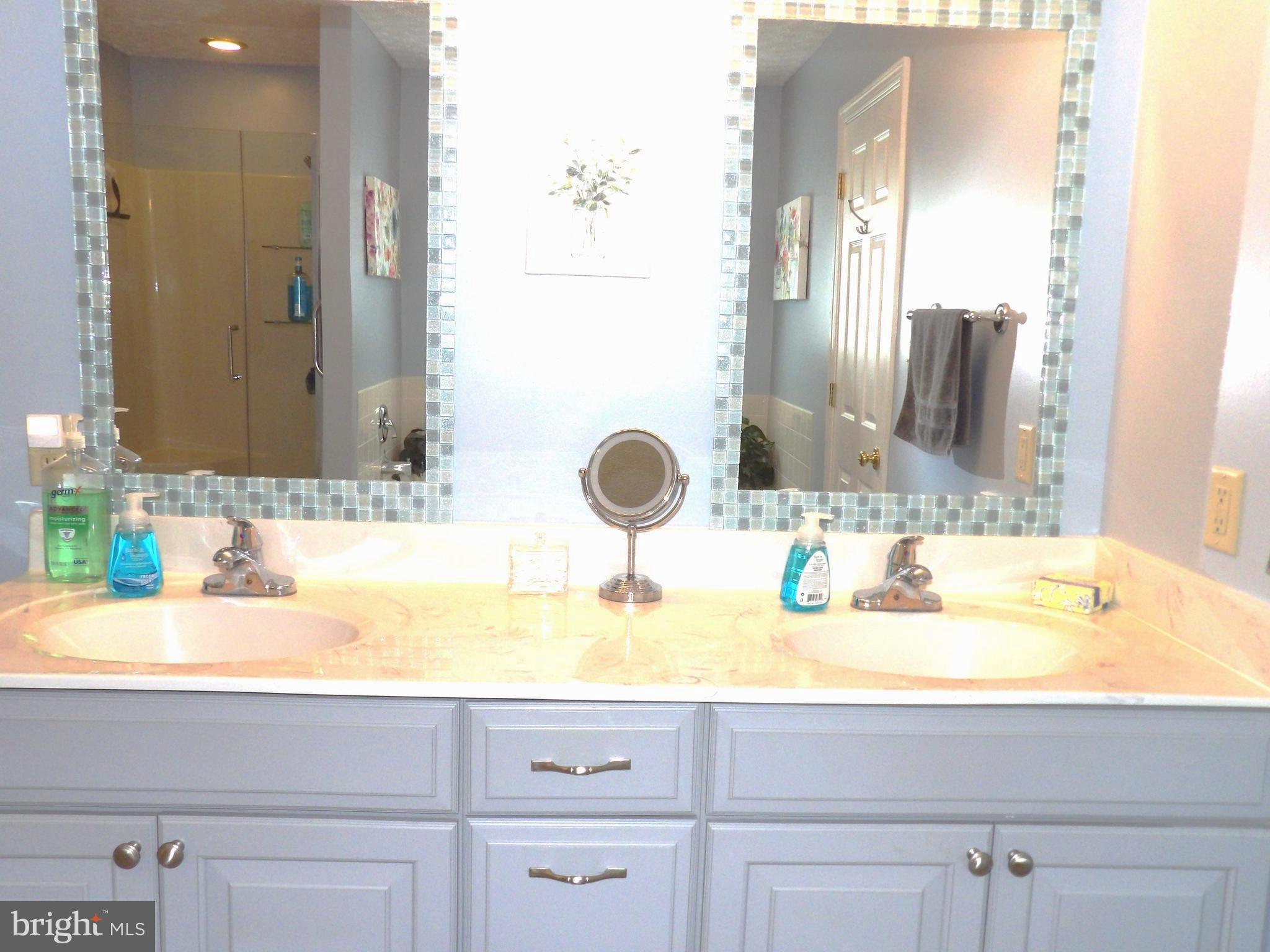 LAUREL RIDGE - Residential