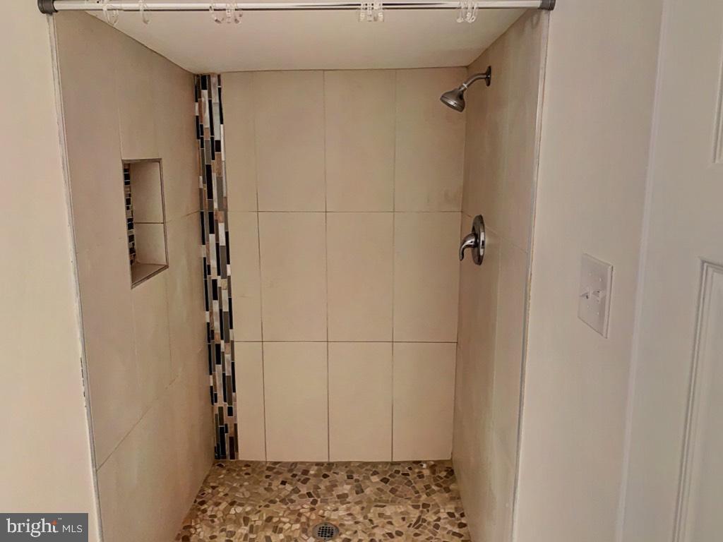 GWYNN OAK - Residential Lease