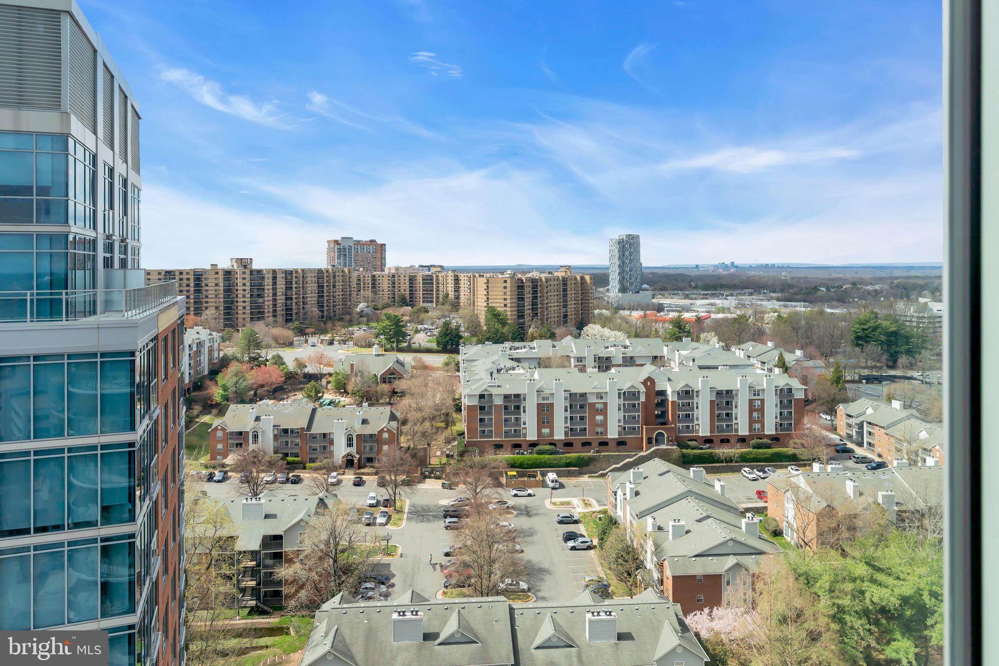 ONE PARK CREST CONDOMINIUM - Residential