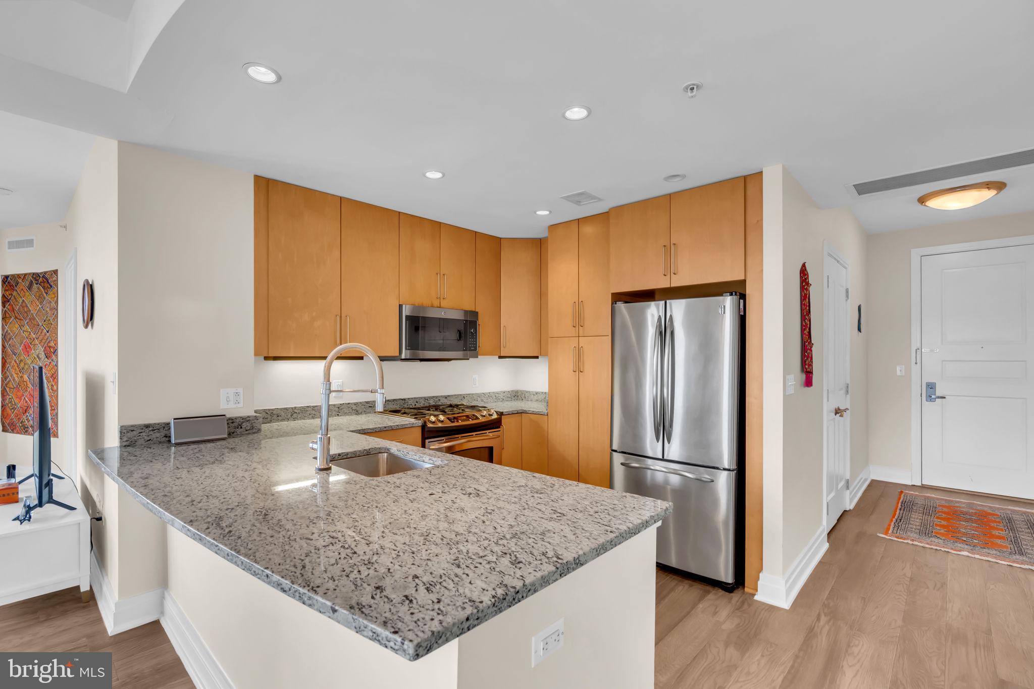 ONE PARK CREST CONDOMINIUM - Residential