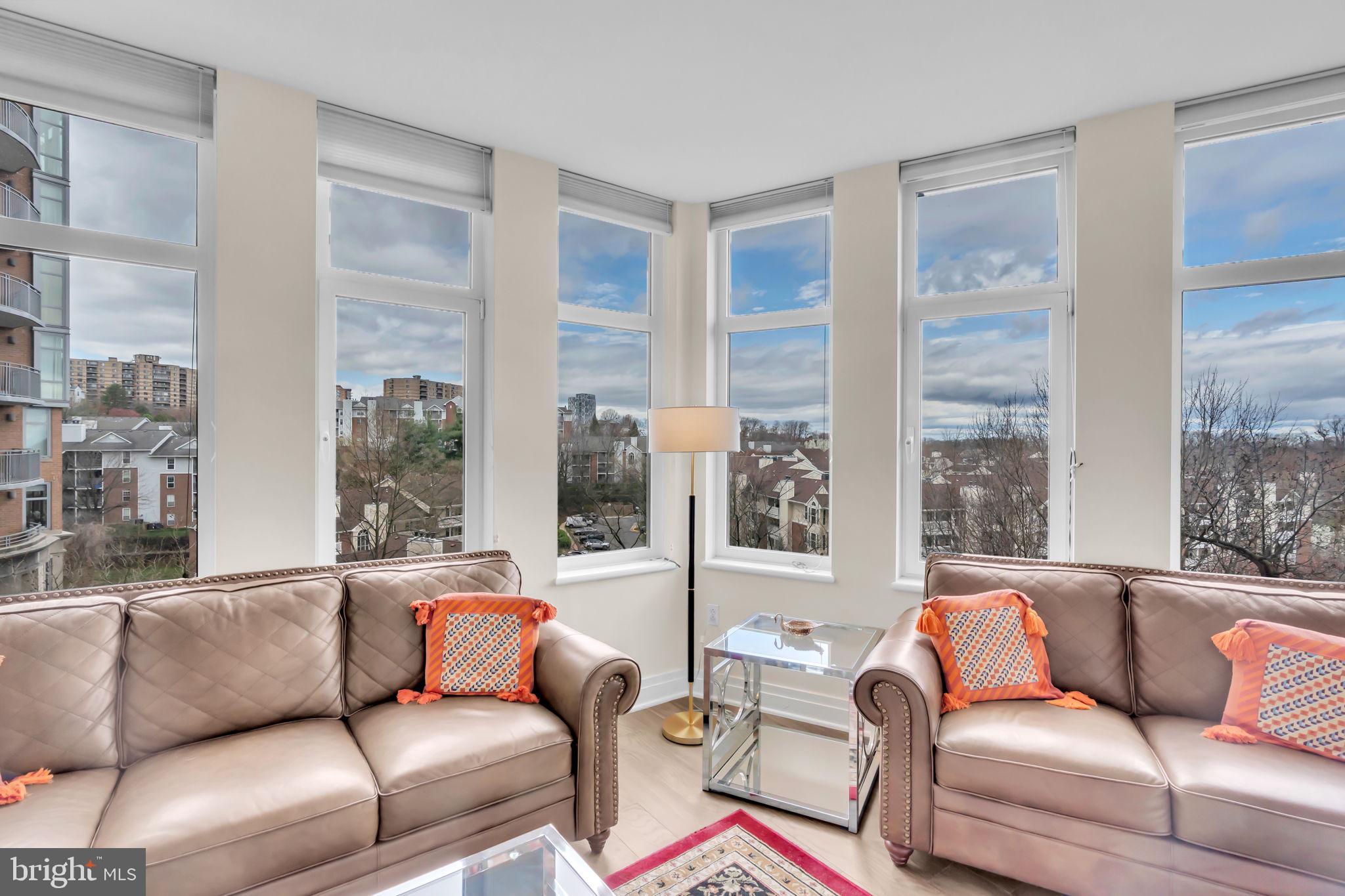 ONE PARK CREST CONDOMINIUM - Residential