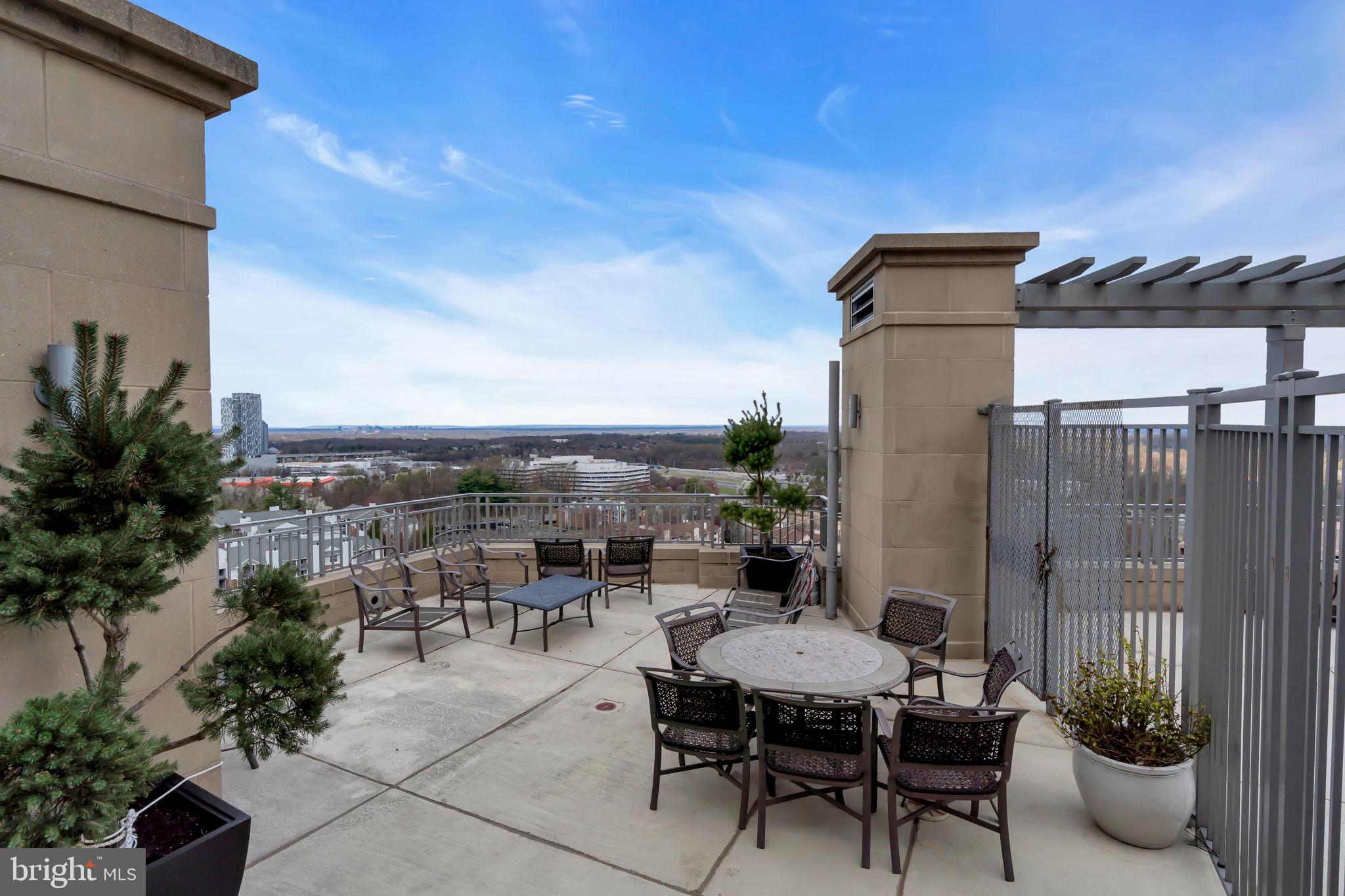 ONE PARK CREST CONDOMINIUM - Residential