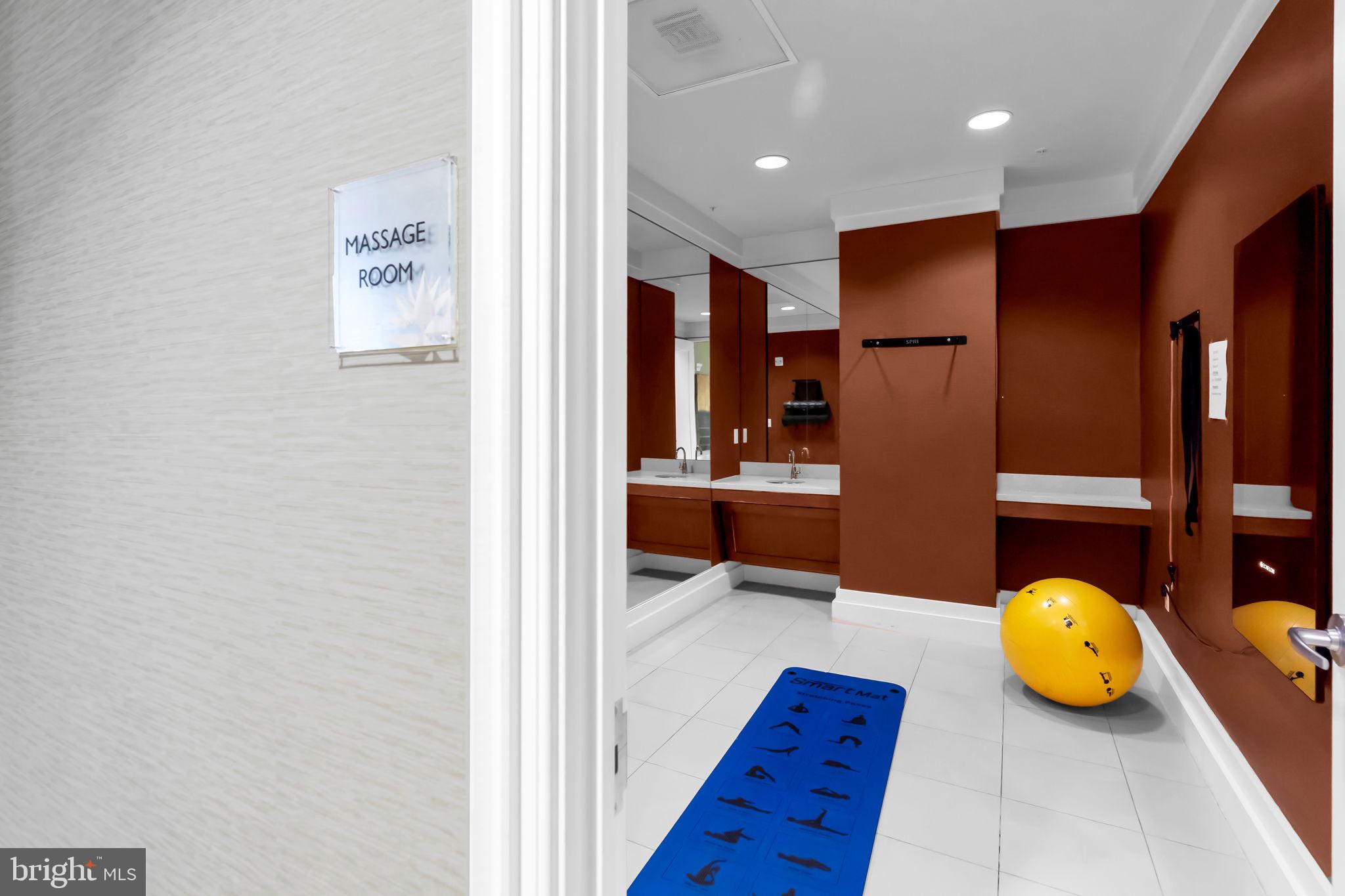 ONE PARK CREST CONDOMINIUM - Residential