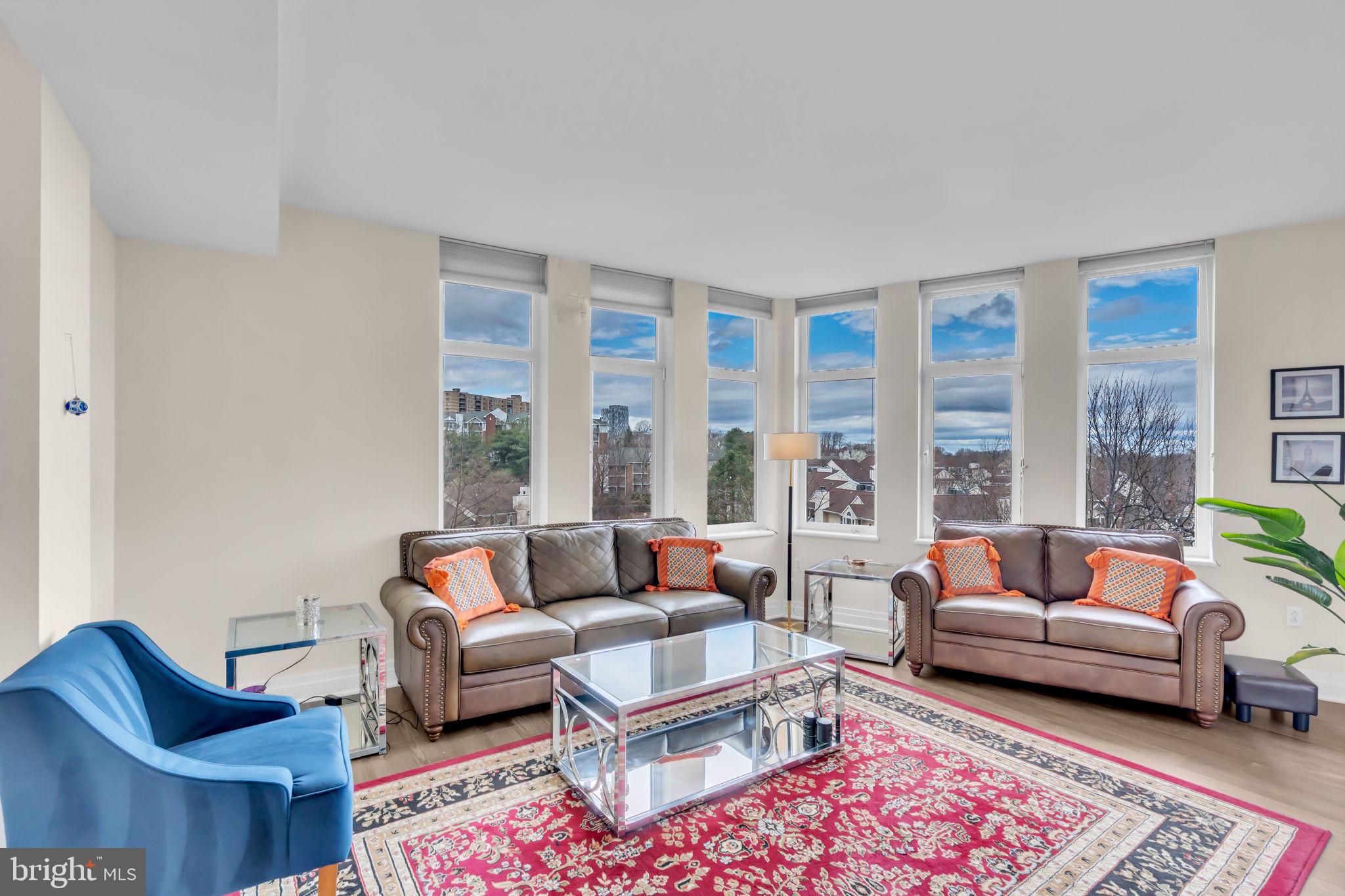 ONE PARK CREST CONDOMINIUM - Residential