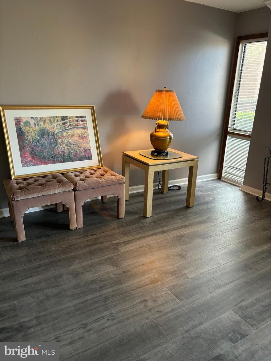 ALL UTILITIES ARE INCLUDED, THIS IS A PARTIALLY FURNISHED ONE-BEDROOM, 1 BATH CONDO WITH ALL NEW UPDATES WITHIN THE LAST YEAR. OWNERS WLL ENTERTAIN A 2-YEAR/24-MONTH LEASE. THIS ALEXANDRIA CONDO IS STEPS AWAY FROM HUNTINGTON METRO.  SOME OF THE AMENITIES INCLUDE TENNIS COURTS, A SWIMMING POOL, PLAYGROUNDS, A FITNESS CENTER, STORAGE, COMMON LAUNDRY, AND VISITOR PARKING SPOTS.  LESS THAN 10 MILES FROM CRYSTAL CITY, NATIONAL LANDING, THE PENTAGON, FT. MYERS, REAGAN NATIONAL AIRPORT, MGM CASINO, TANGER OUTLETS ( AT NATIONAL HARBOR), NATIONAL HARBOR, SHOPS, EATERIES, PLANET FITNESS GYM,  U.S. POST OFFICE, AND WASHINGTON D.C FOR DINNER, DANCING, AND SOME OF WASHINGTON HISTORICAL MONUMENTS. 
PLEASE CALL THE LISTING AGENT WITH ALL QUESTIONS. THE APPLICATION FEE IS $39.00 PER APPLICANT PROCESSED THROUGH RENT SPREE.  THERE IS A $50.00 MOVE IN FEE.   FIRST MONTH RENT UP FRONT, PLUS ONE MONTH SECURITY  DEPOSIT.