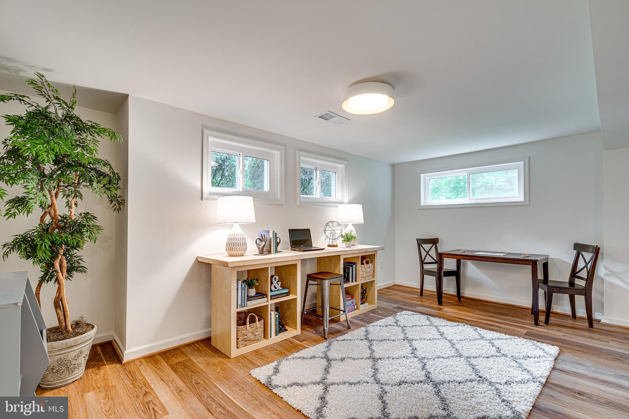 KINGS PARK WEST - Residential