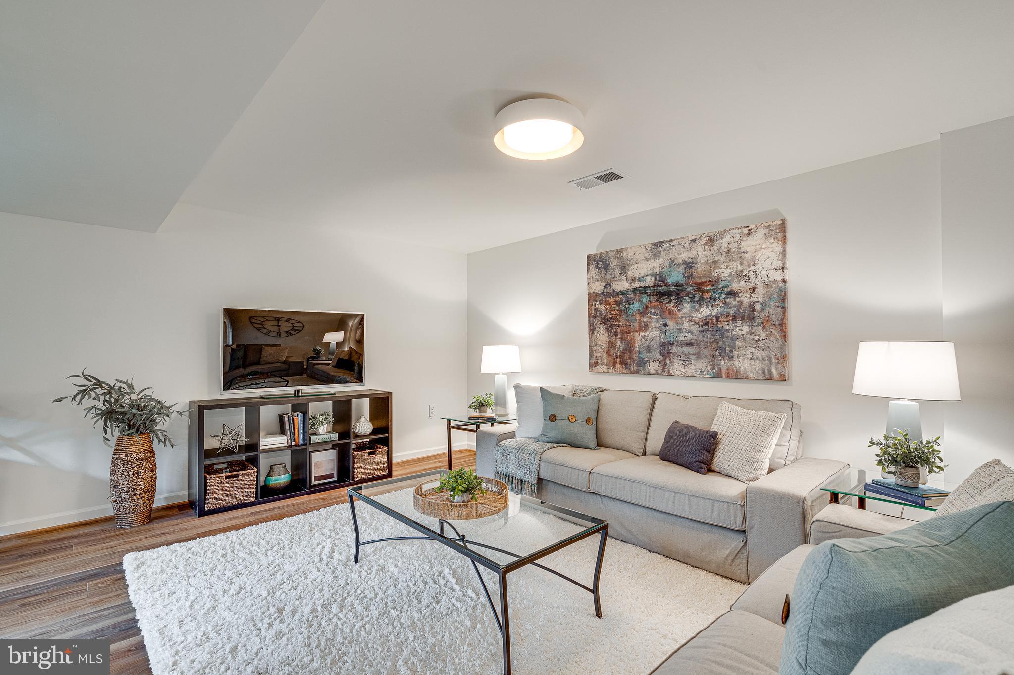 KINGS PARK WEST - Residential