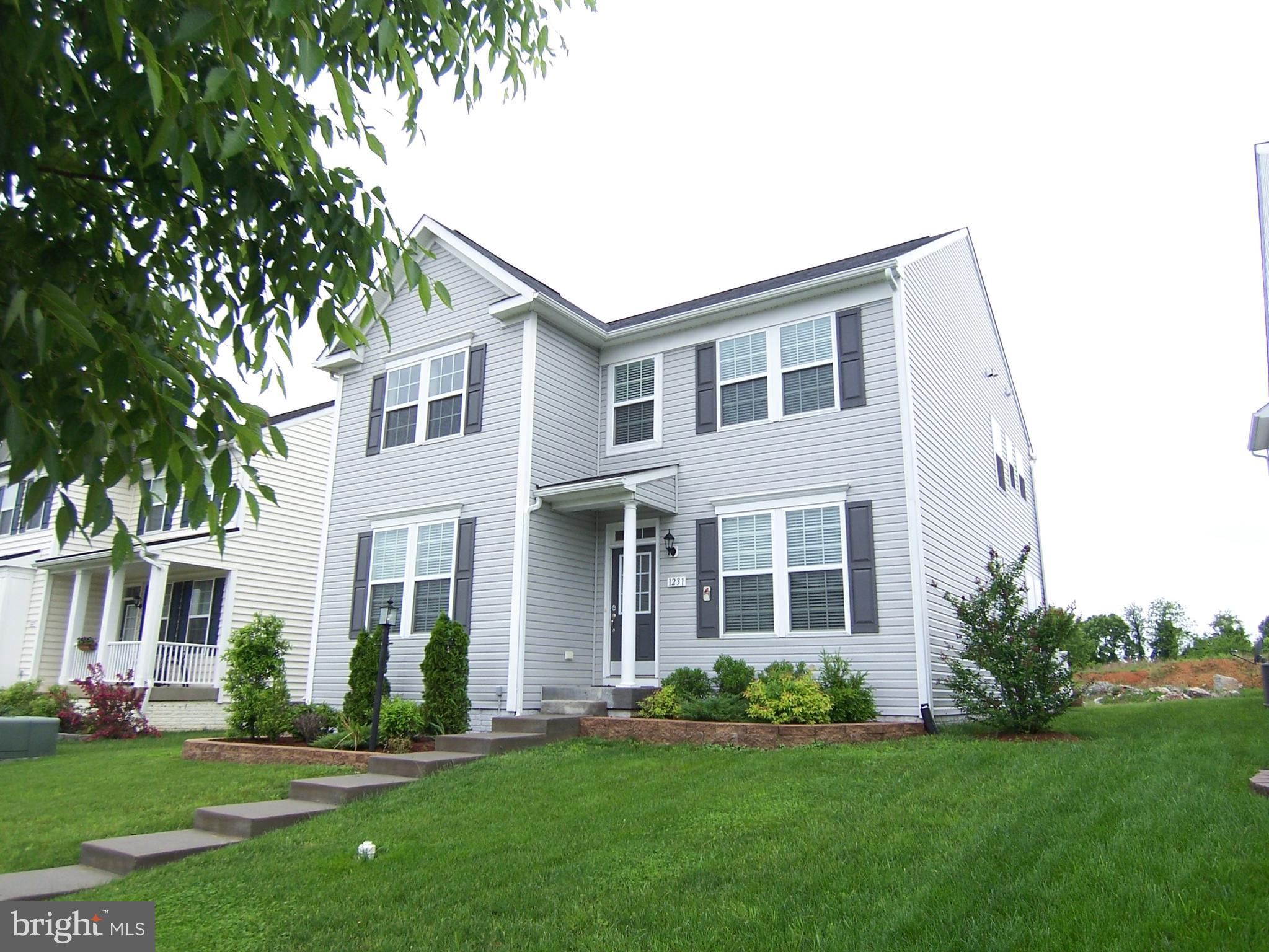 LAKELAND PLACE - Residential