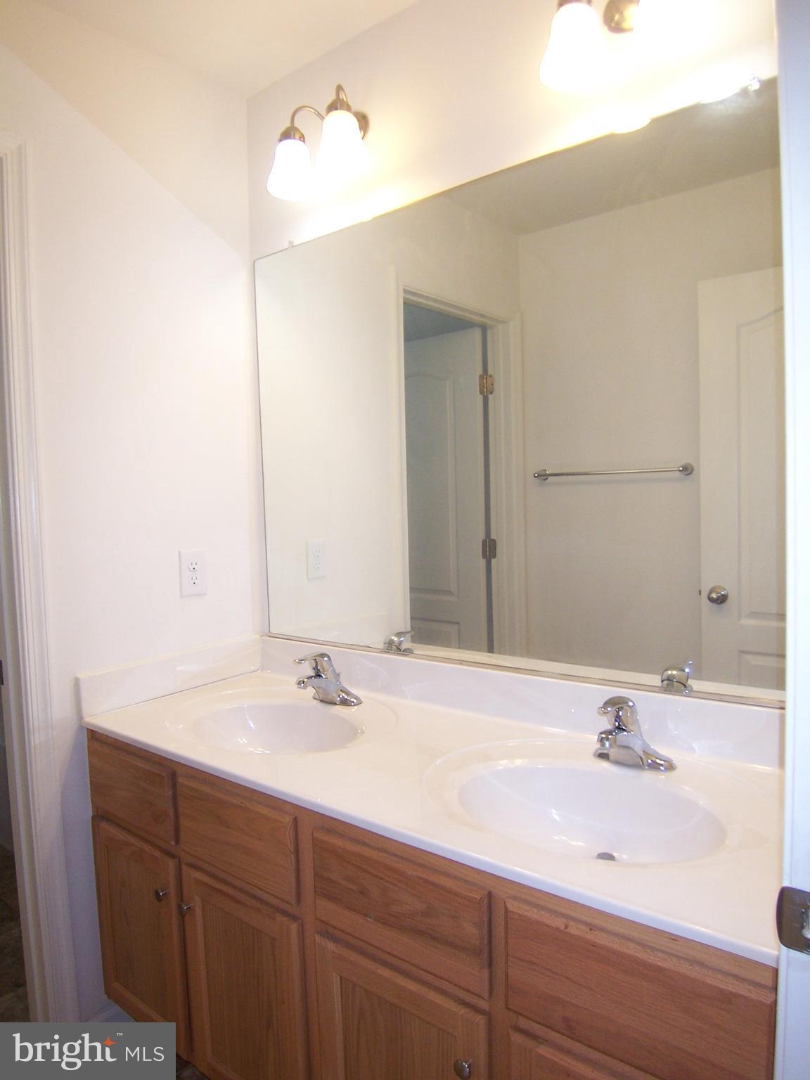 LAKELAND PLACE - Residential