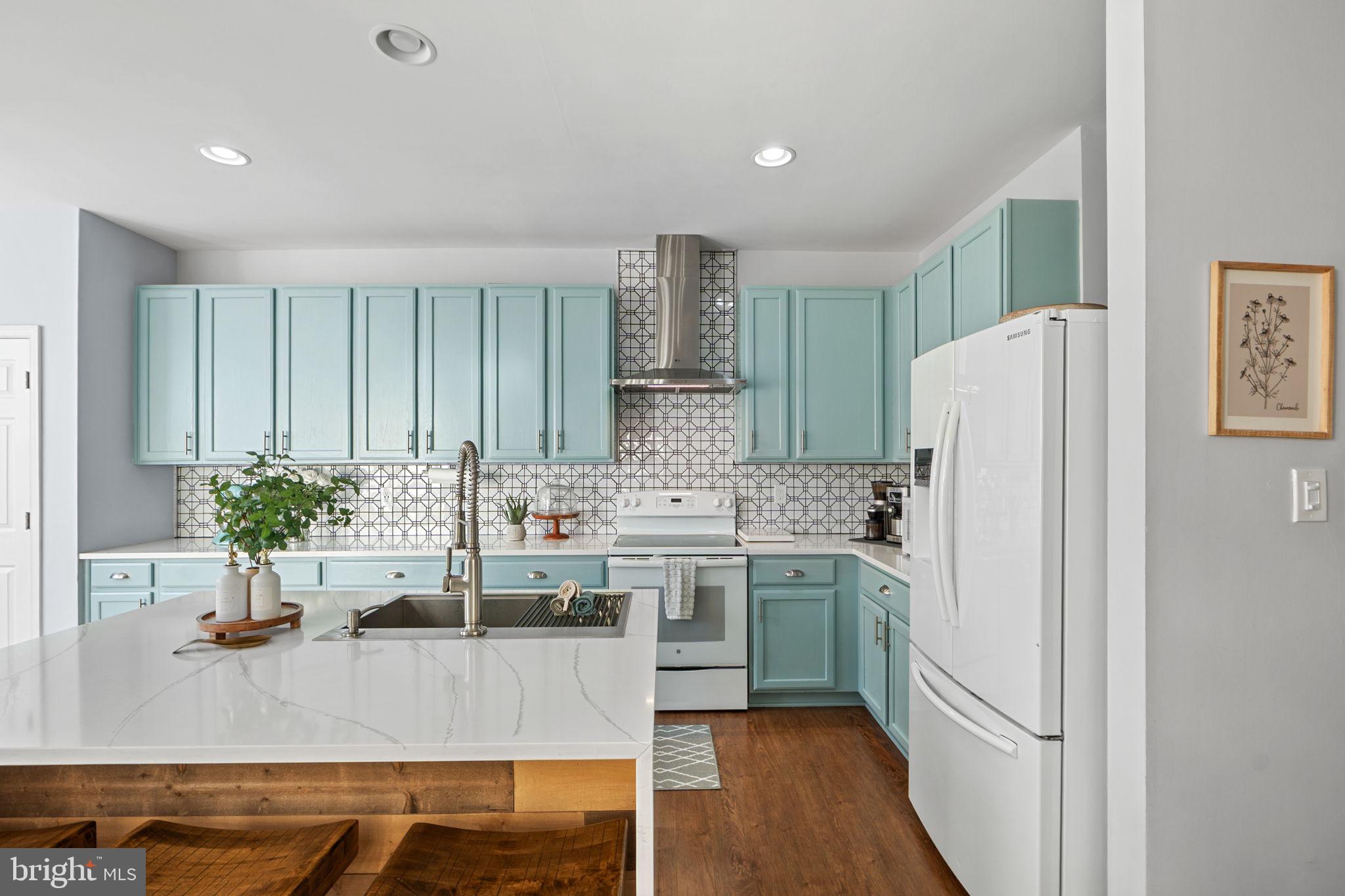 BROADLANDS - Residential