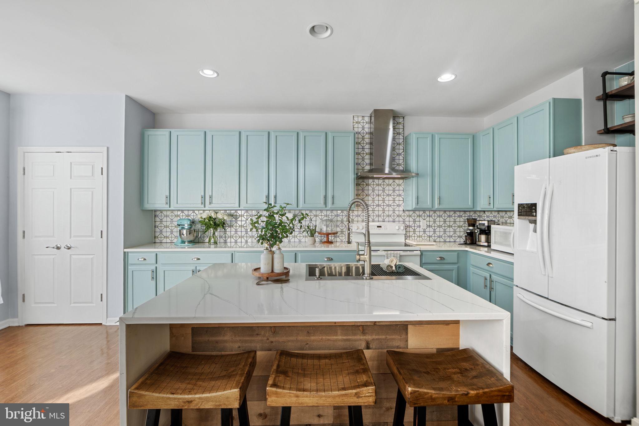 BROADLANDS - Residential