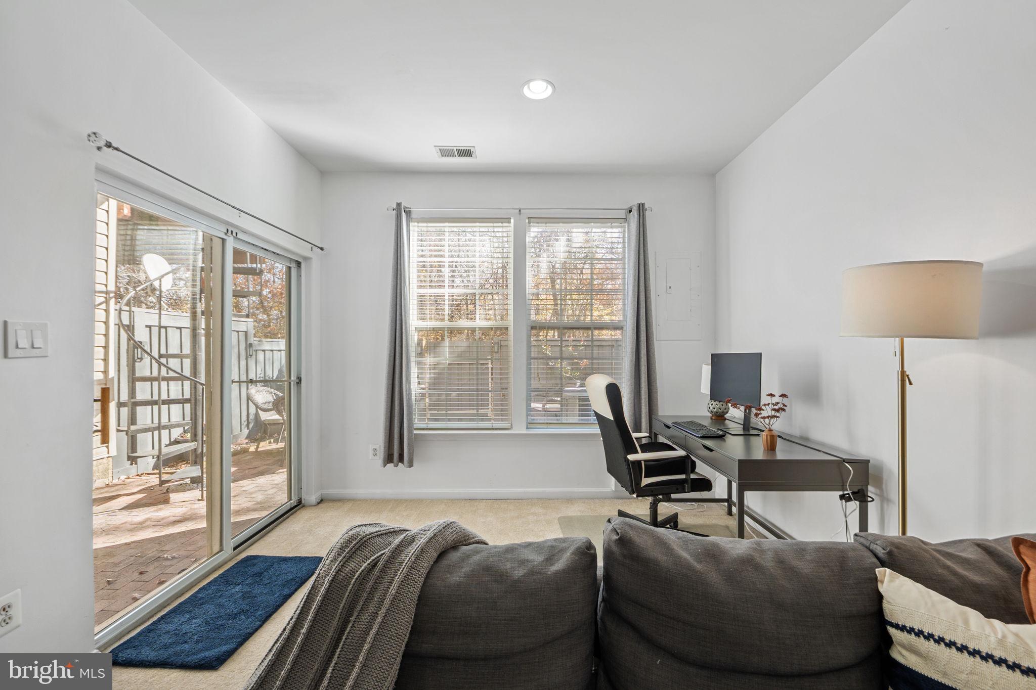 BROADLANDS - Residential