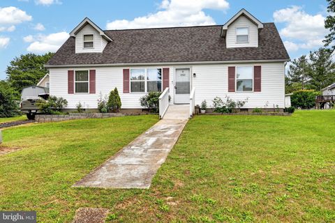 Homes For Sale - 5821 Robin Street<br/> Shenandoah County, MOUNT JACKSON, VA 22842