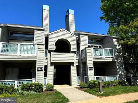 Condo For Sale - 11705 Summerchase Circle<br/> RESTON, VA 20194