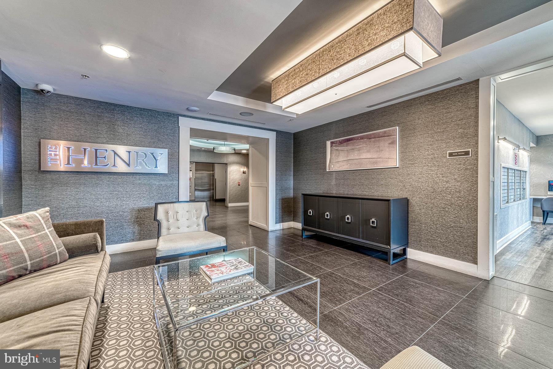 THE HENRY - Residential