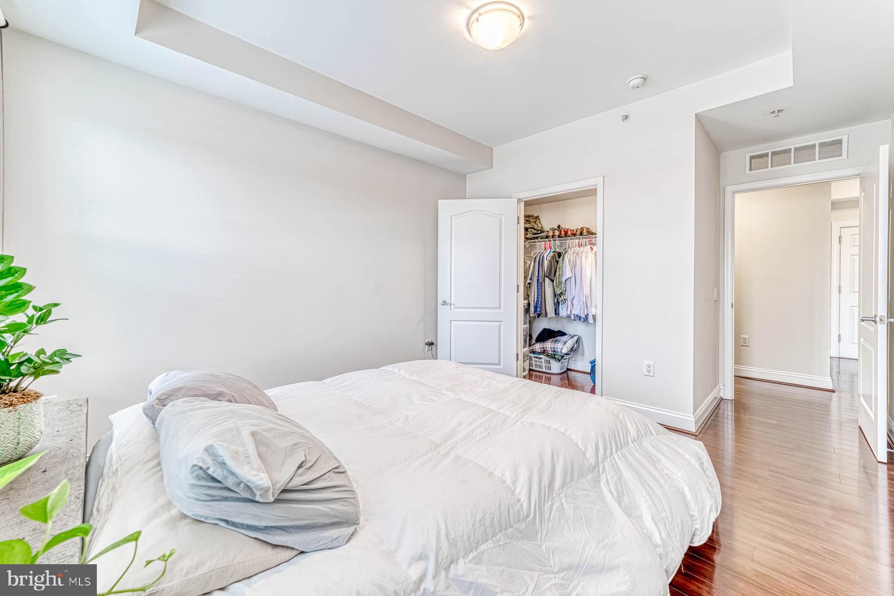 THE HENRY - Residential