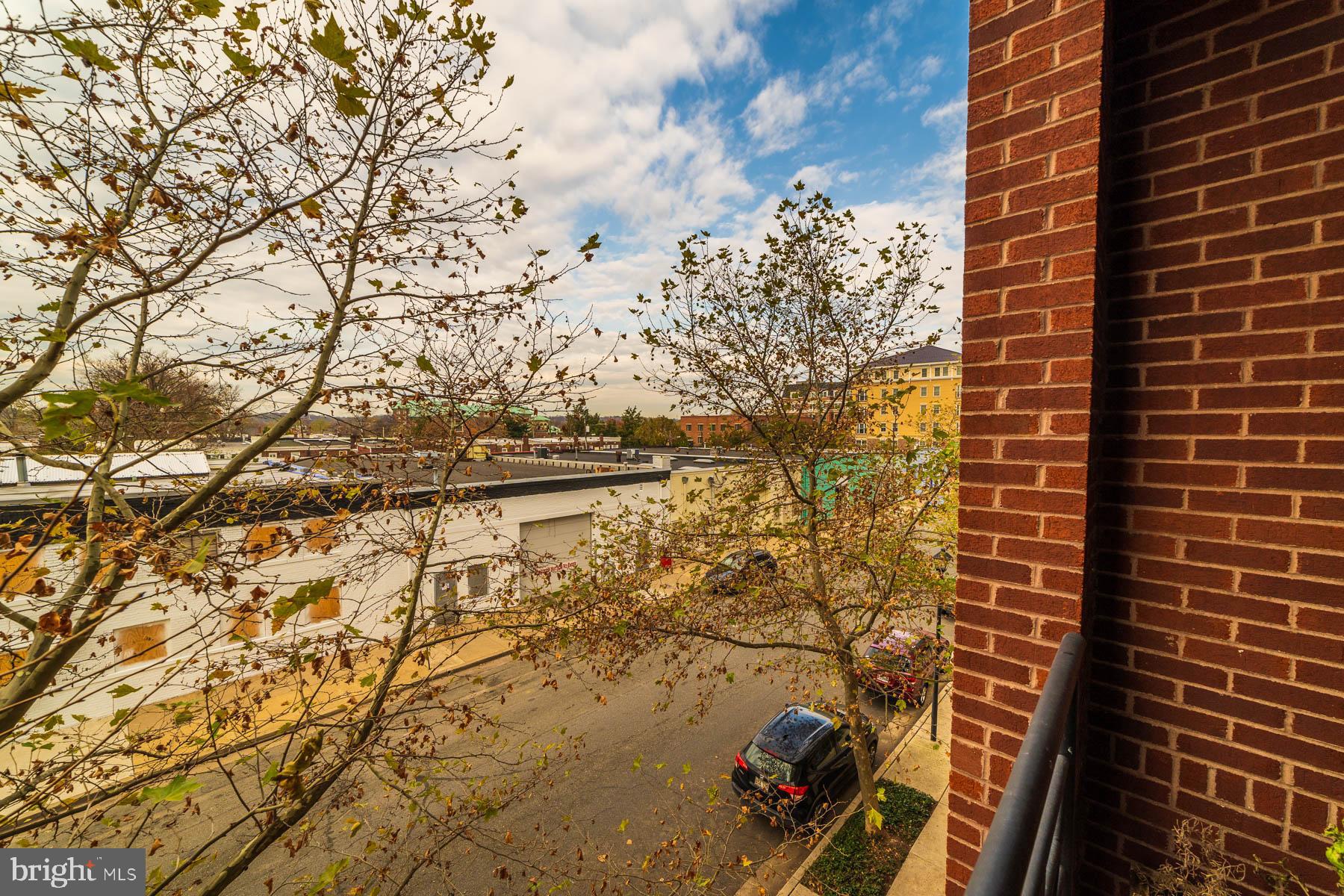 THE HENRY - Residential