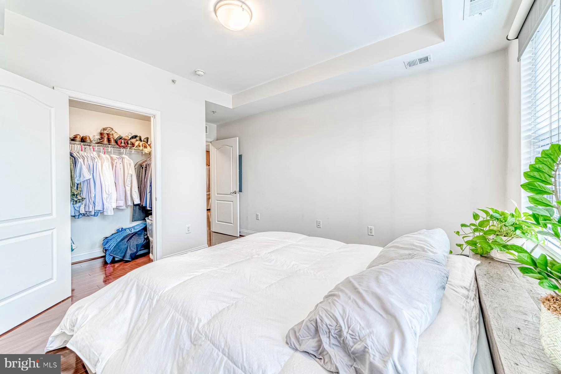 THE HENRY - Residential