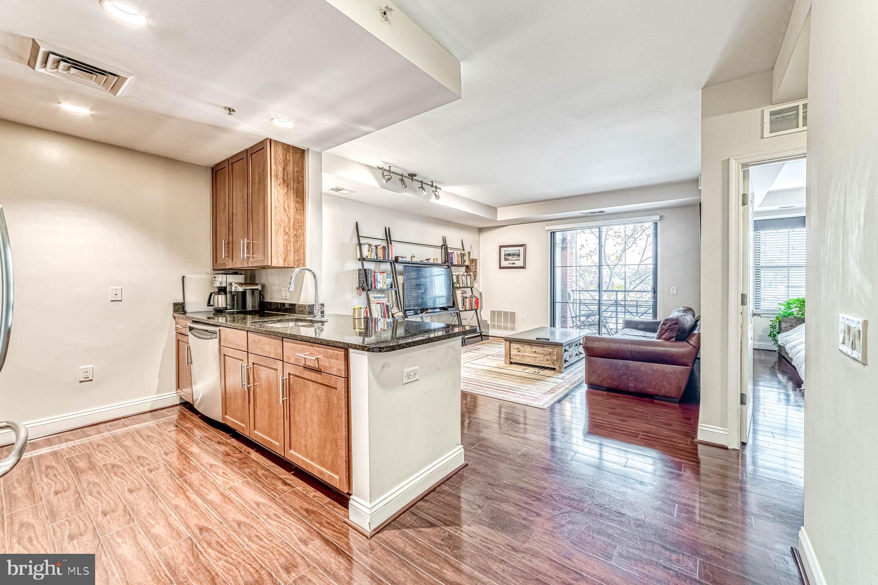 THE HENRY - Residential